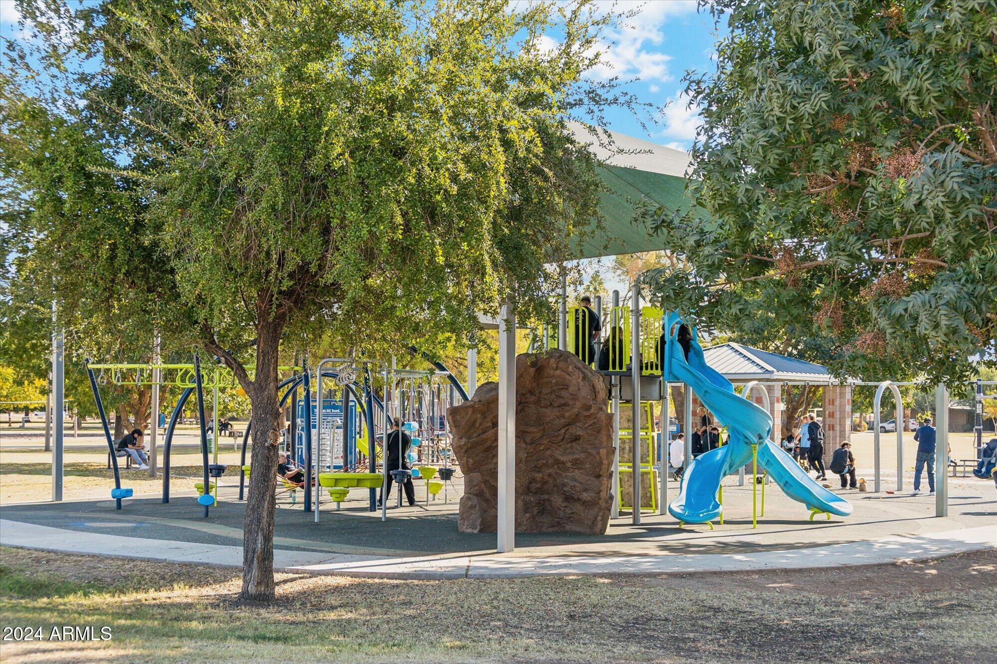 1017 E WESLEYAN Drive