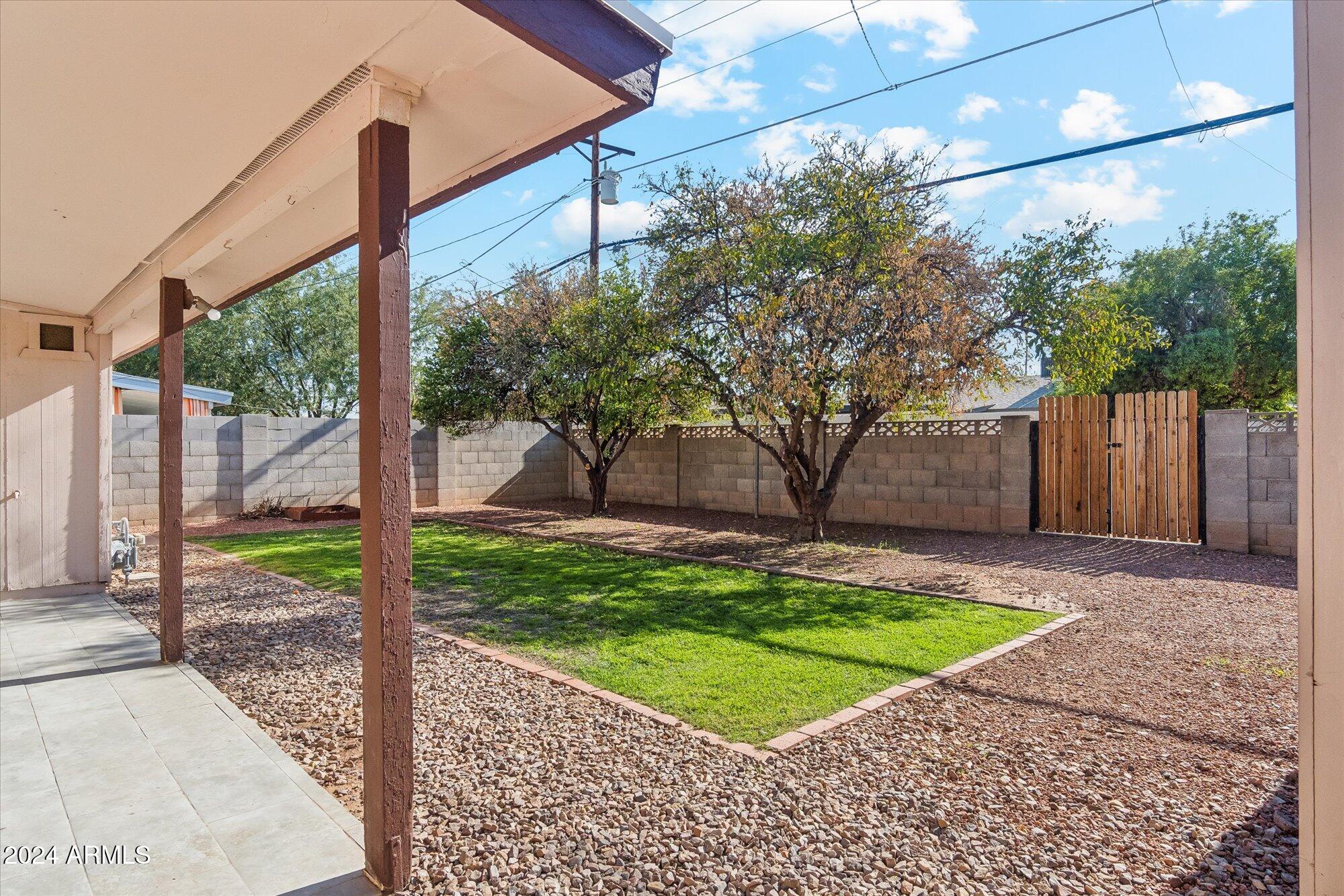 1017 E WESLEYAN Drive