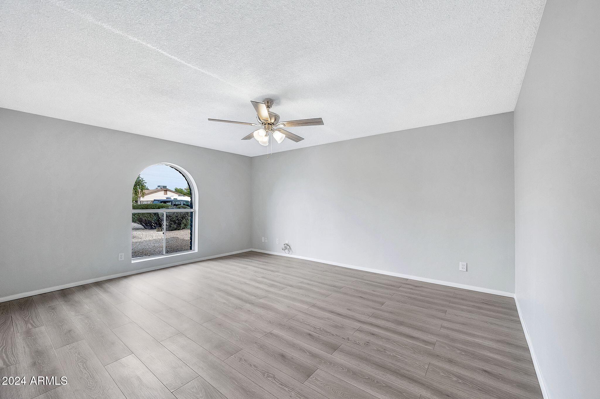 5719 W CHOLLA Street