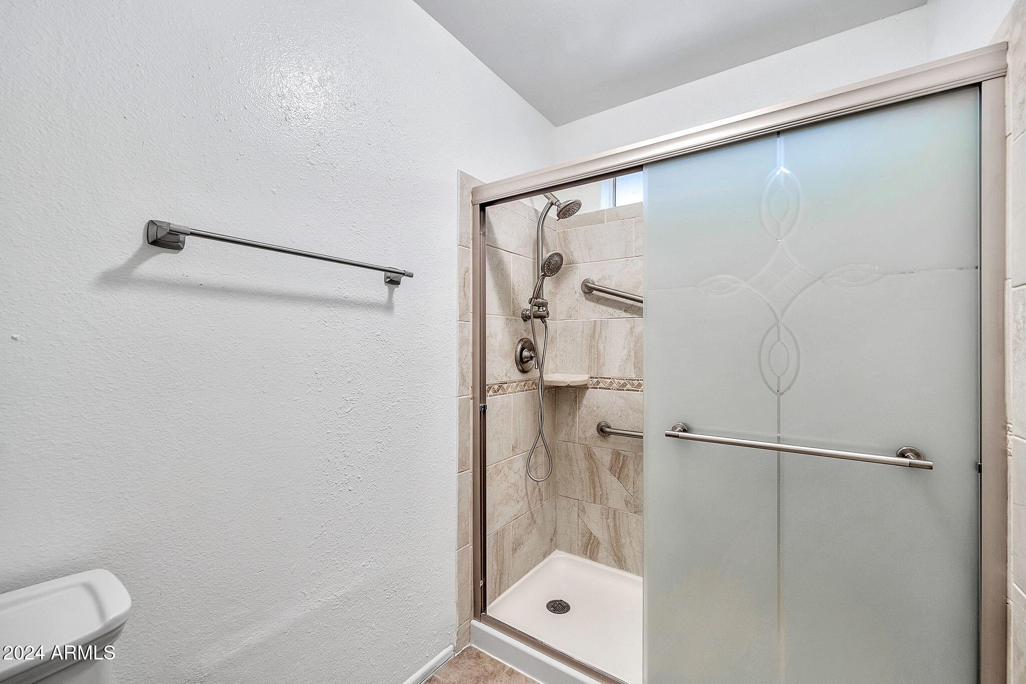 5719 W CHOLLA Street