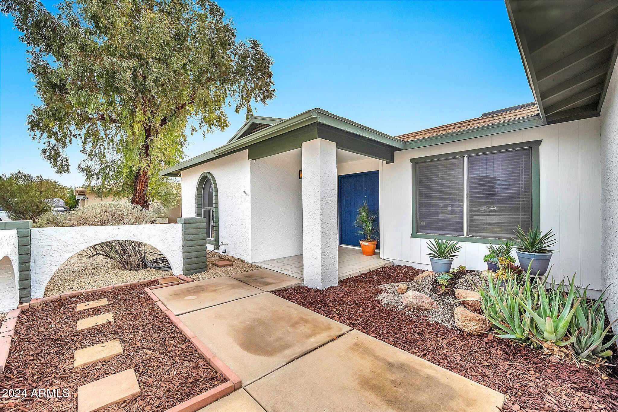 5719 W CHOLLA Street