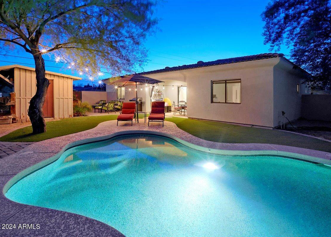 6601 E PARADISE Drive