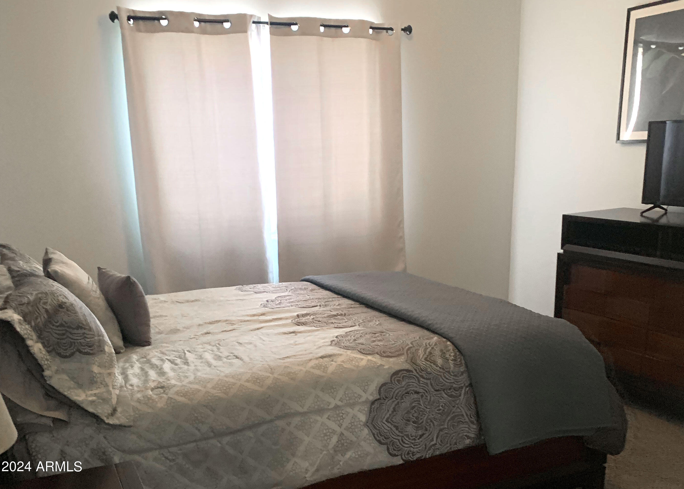 6601 E PARADISE Drive