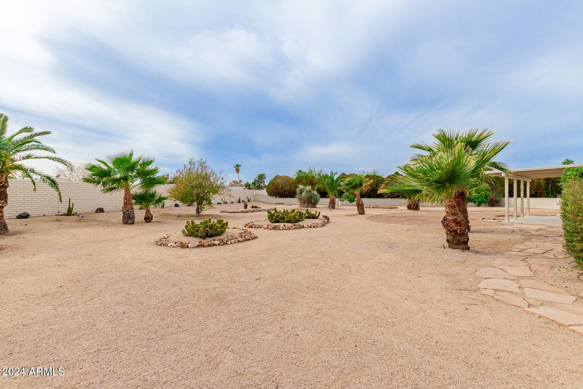 11402 N ARBOR Court