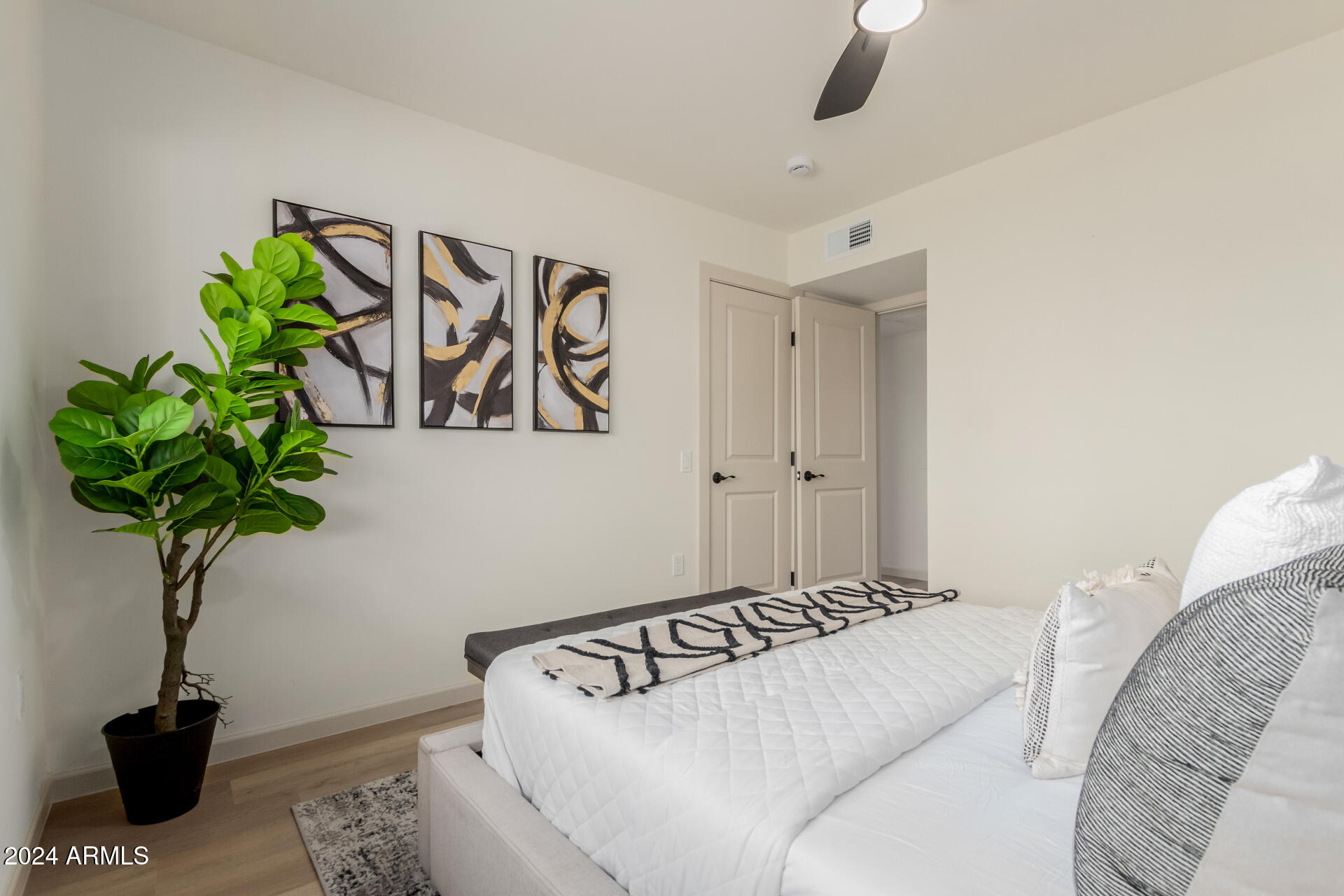 11402 N ARBOR Court