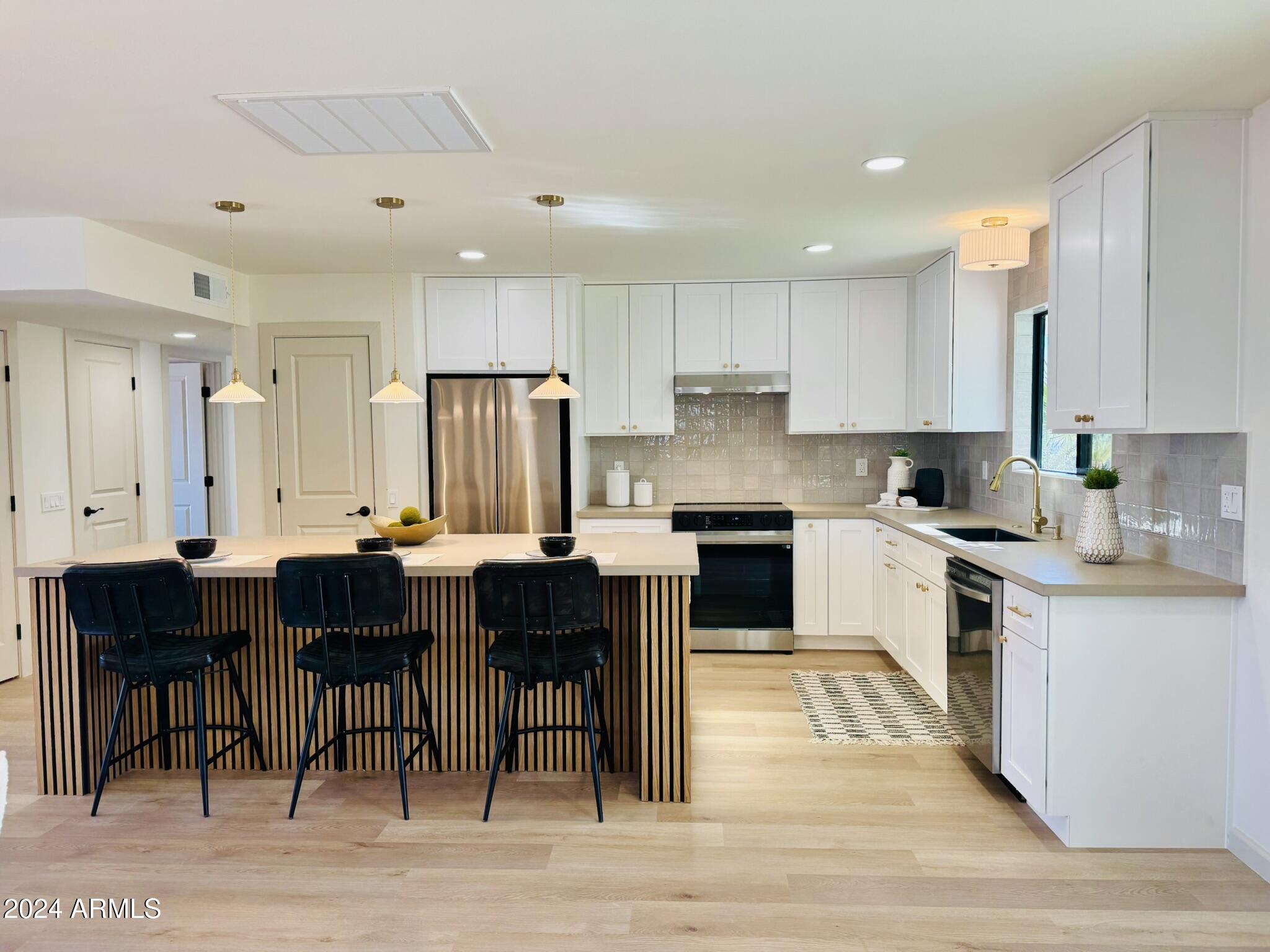 11402 N ARBOR Court