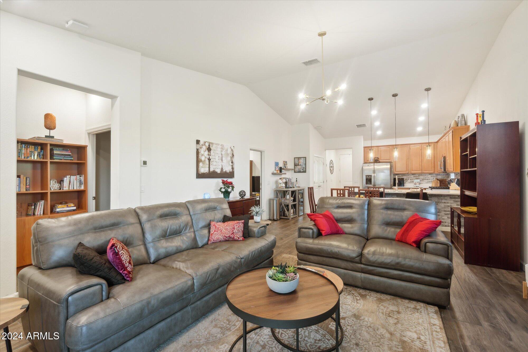 4049 E ROY ROGERS Road