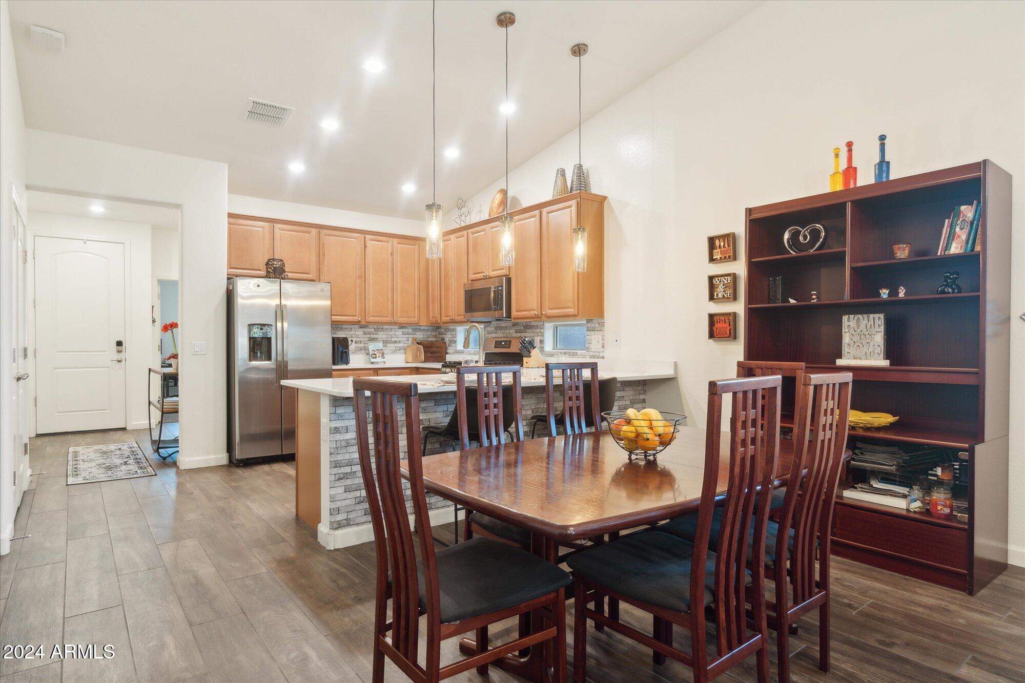 4049 E ROY ROGERS Road