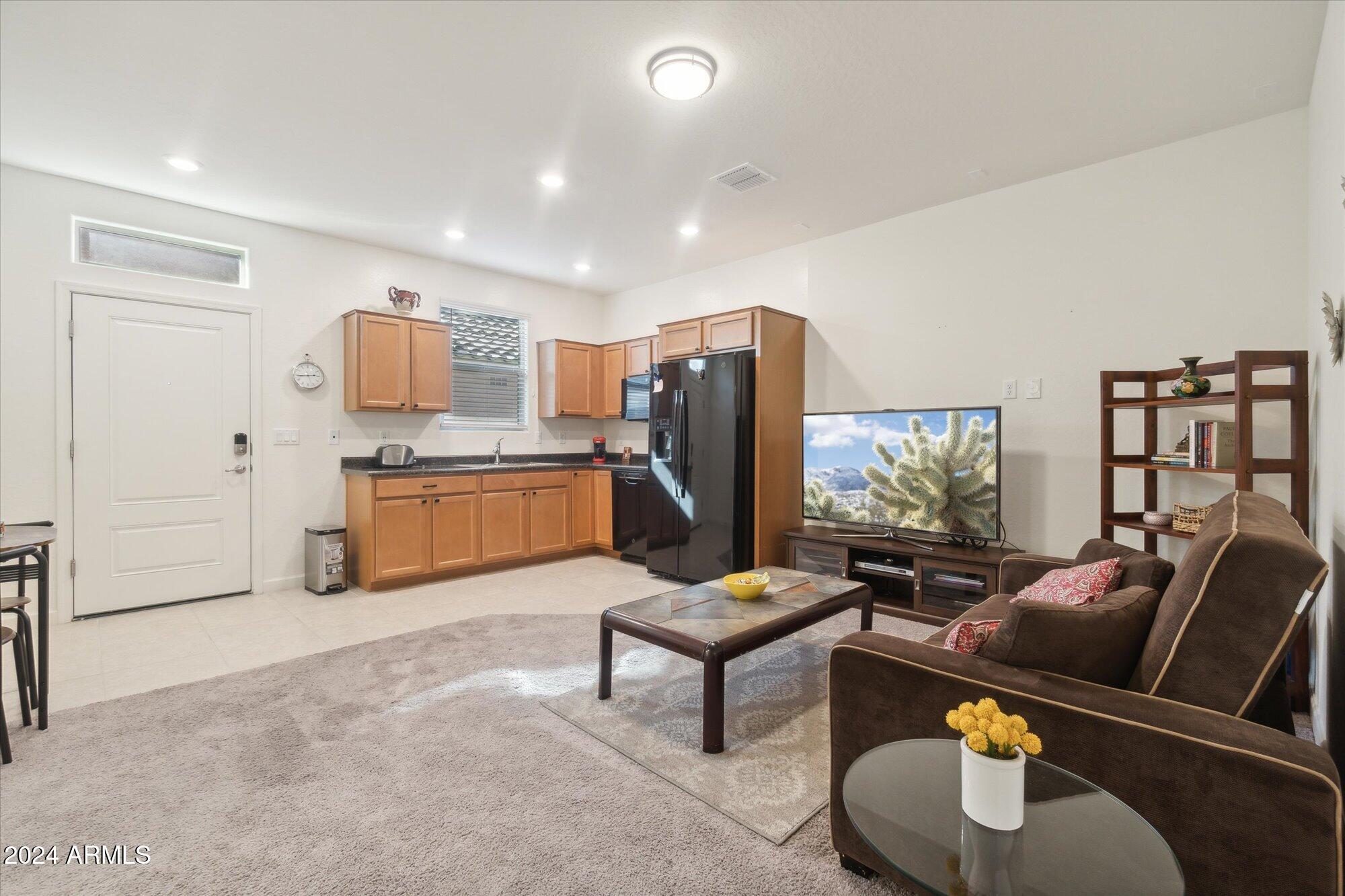 4049 E ROY ROGERS Road