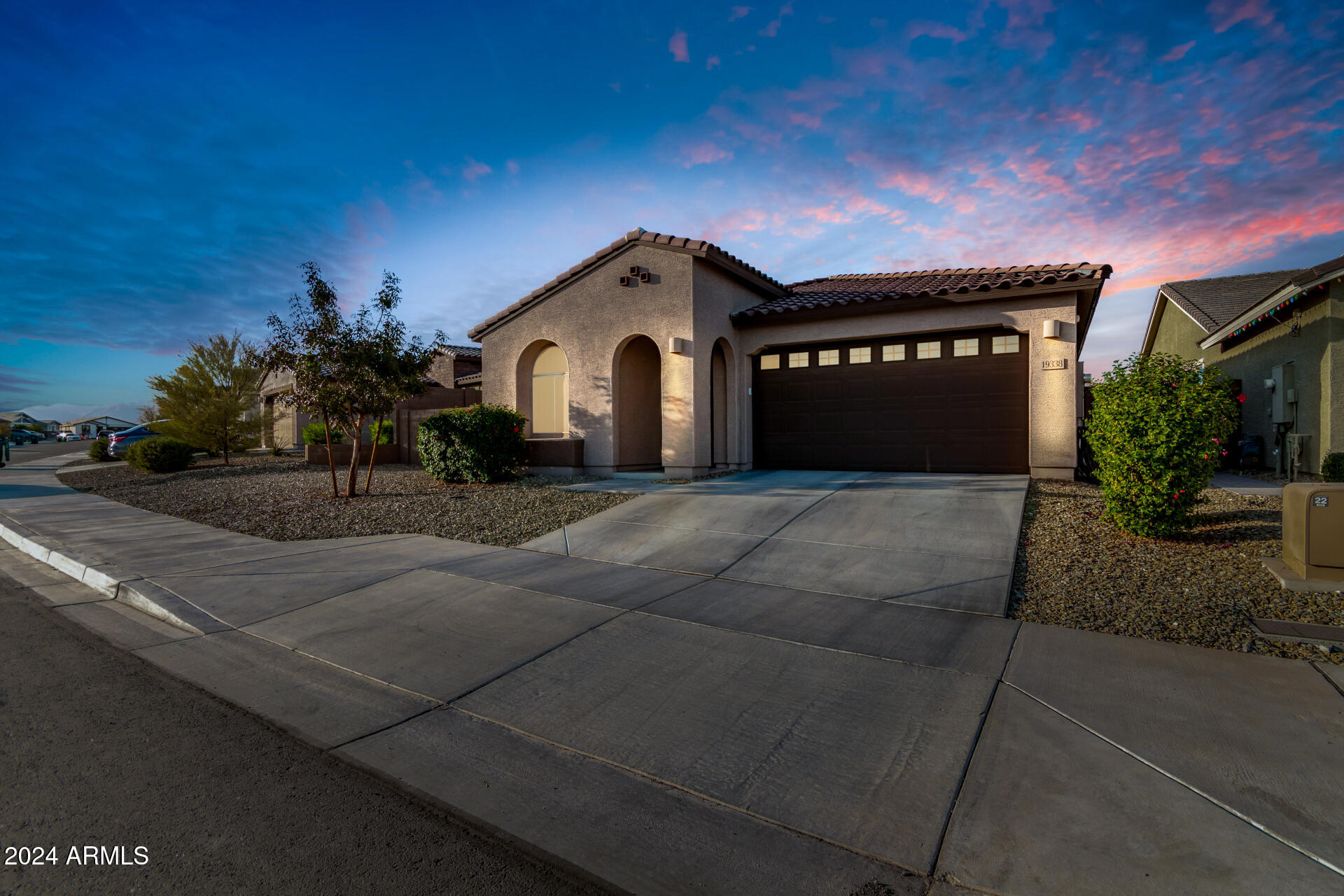 19338 W HIGHLAND Avenue