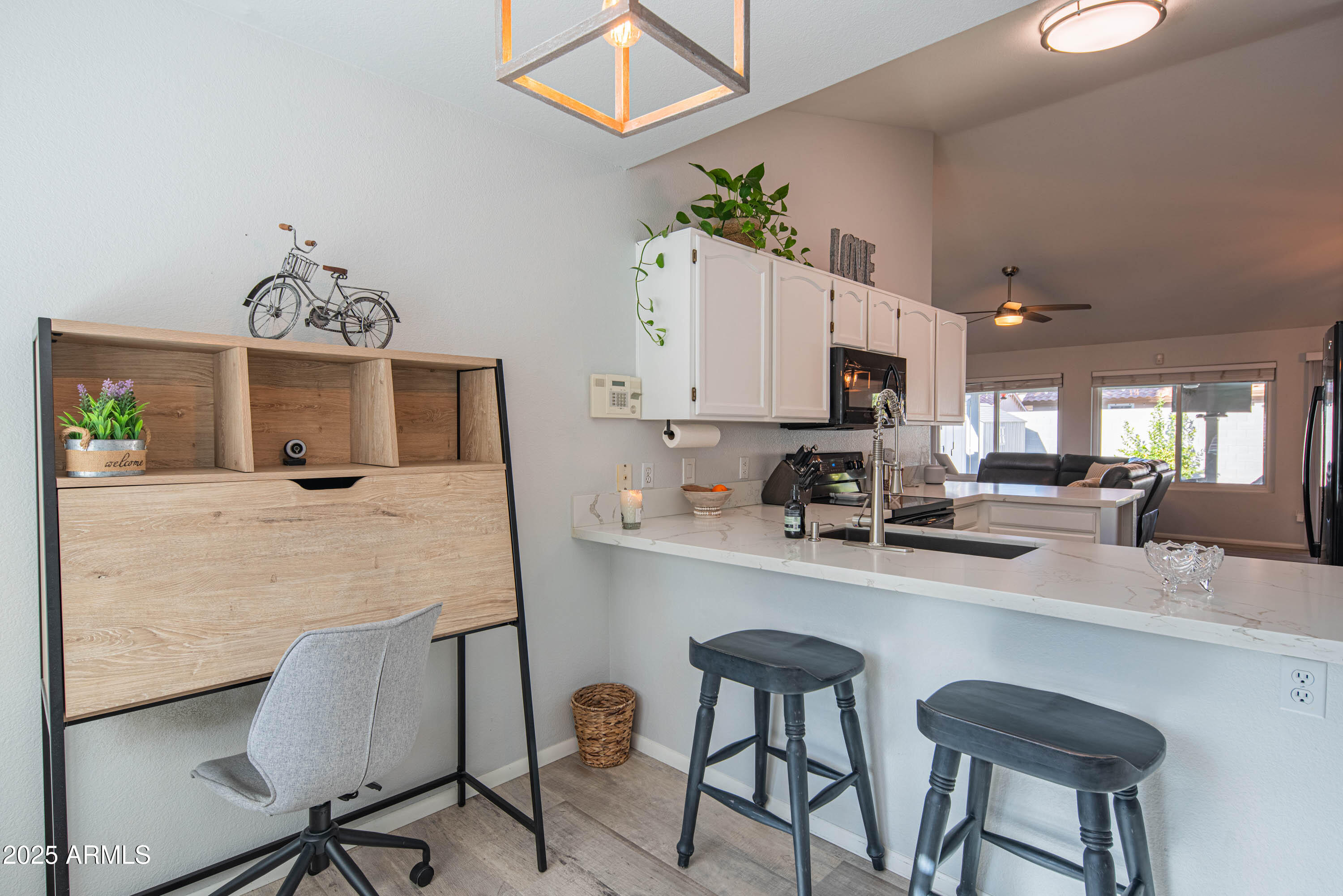 4550 E CHARLESTON Avenue