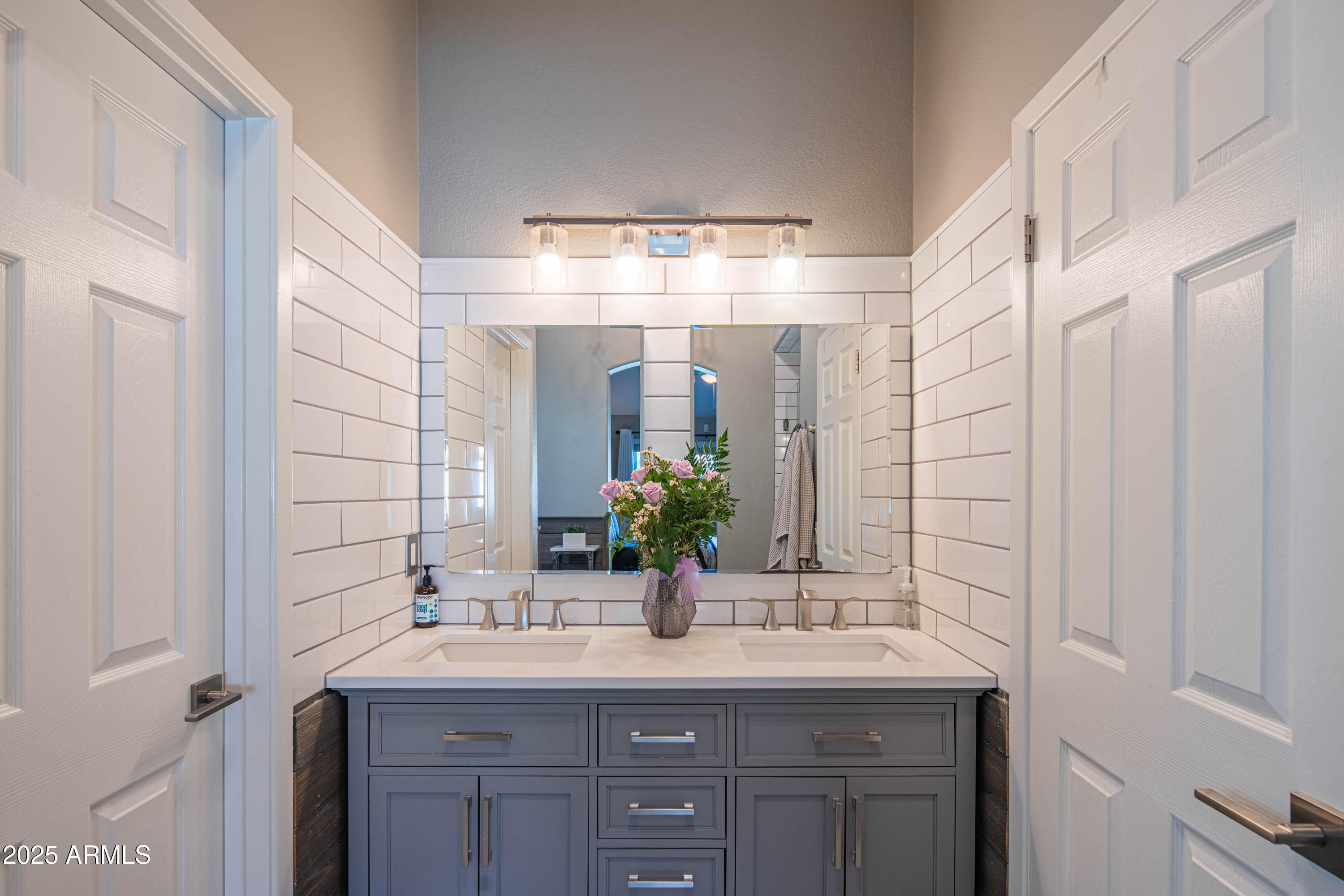 4550 E CHARLESTON Avenue