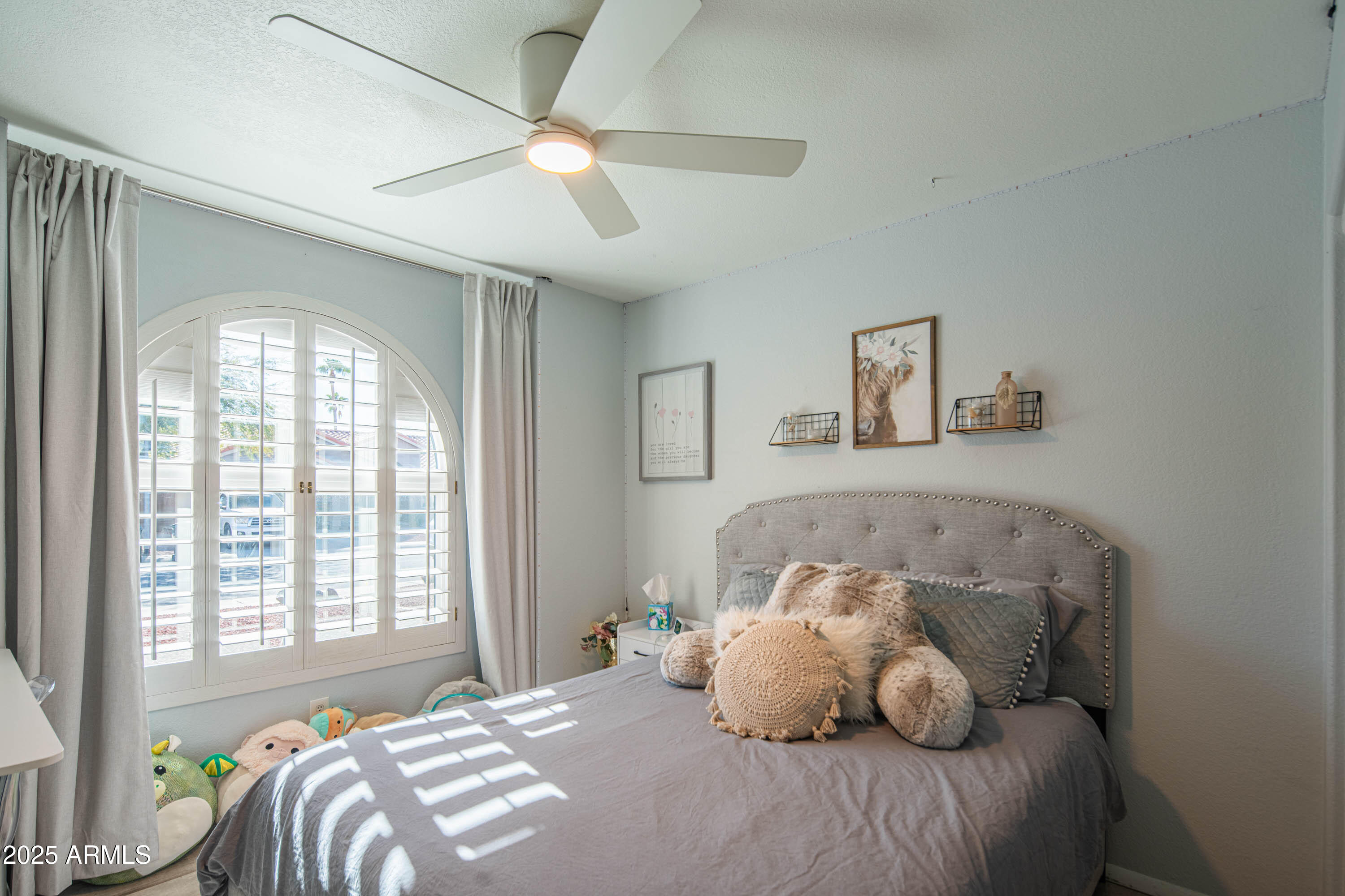 4550 E CHARLESTON Avenue