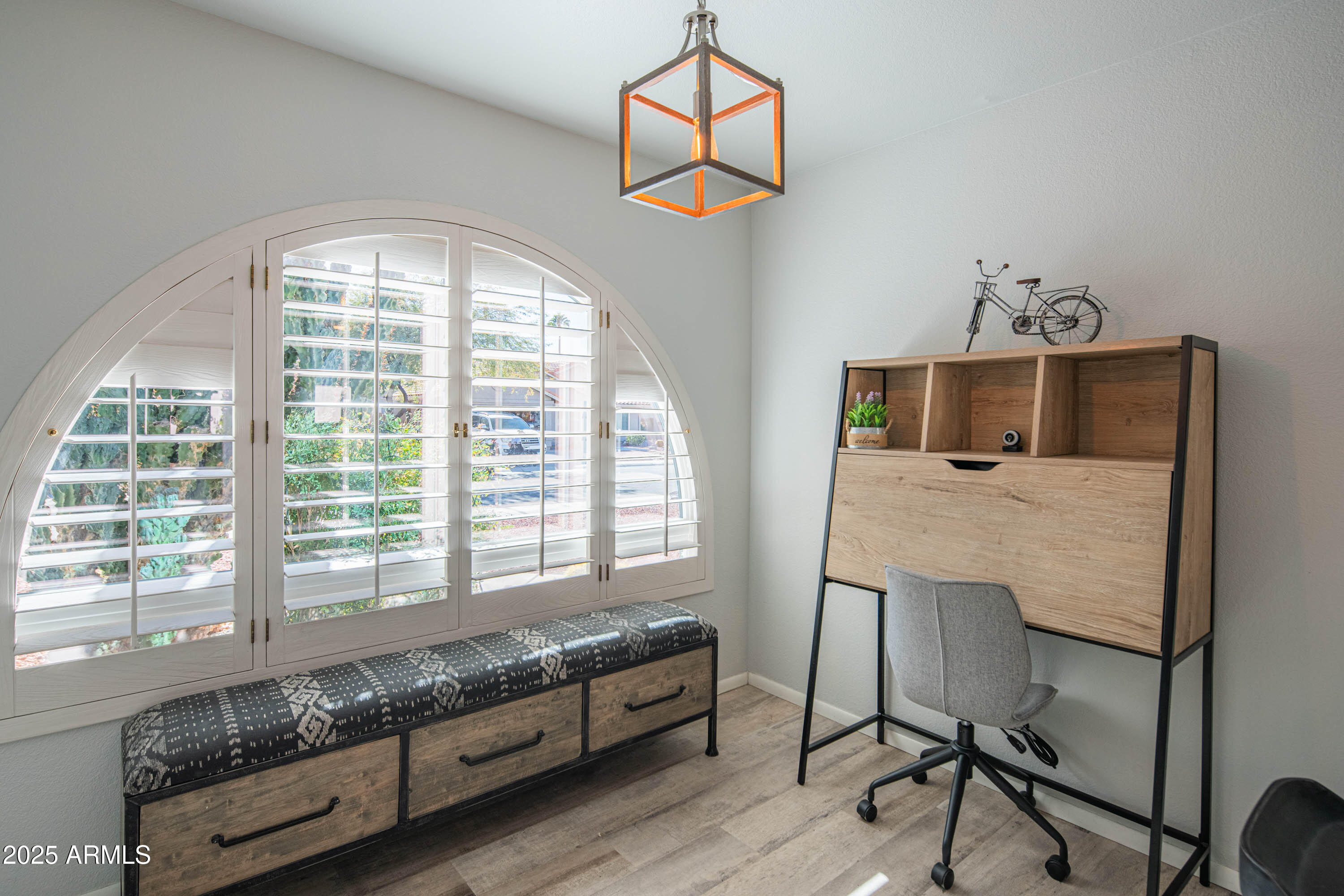 4550 E CHARLESTON Avenue