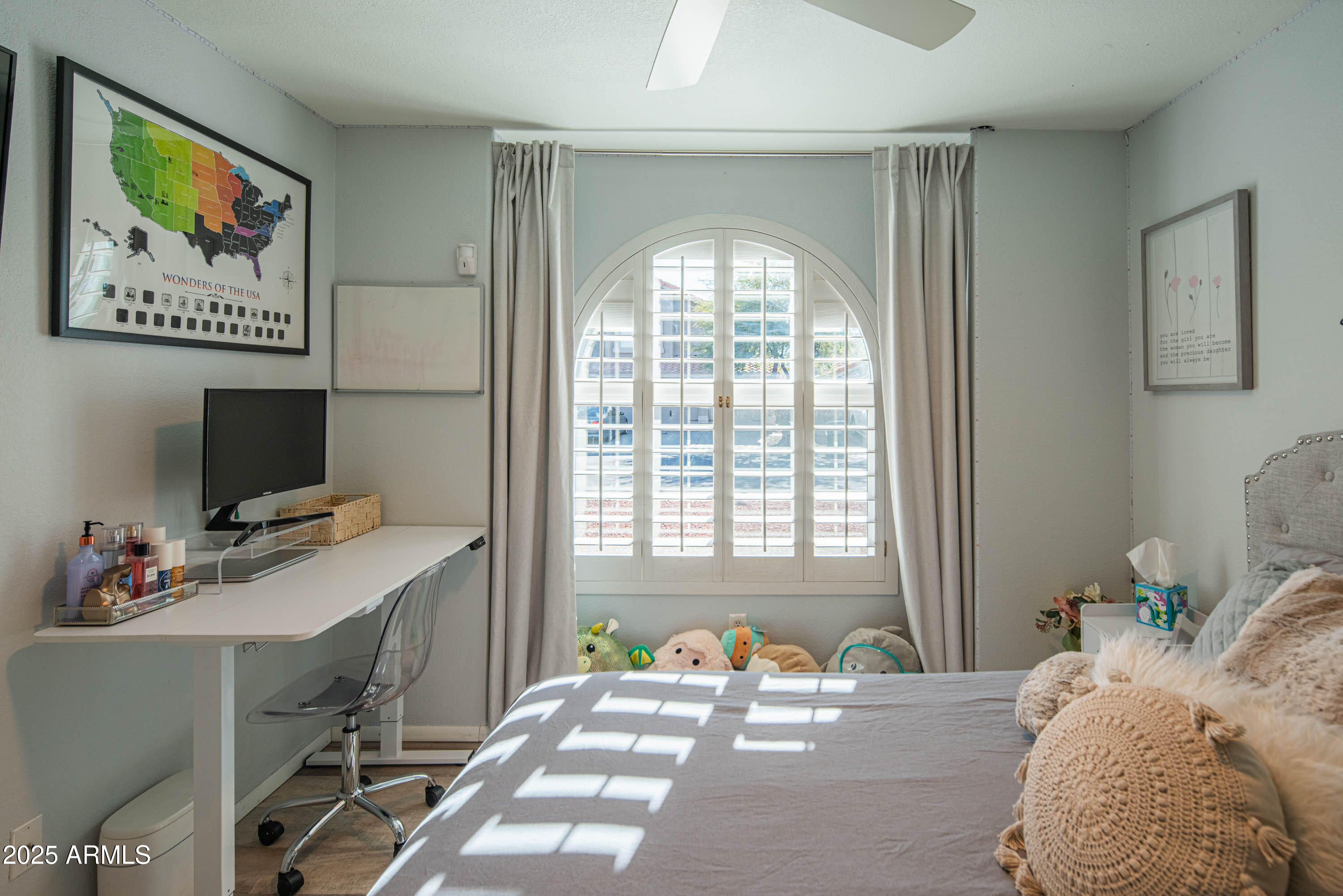 4550 E CHARLESTON Avenue