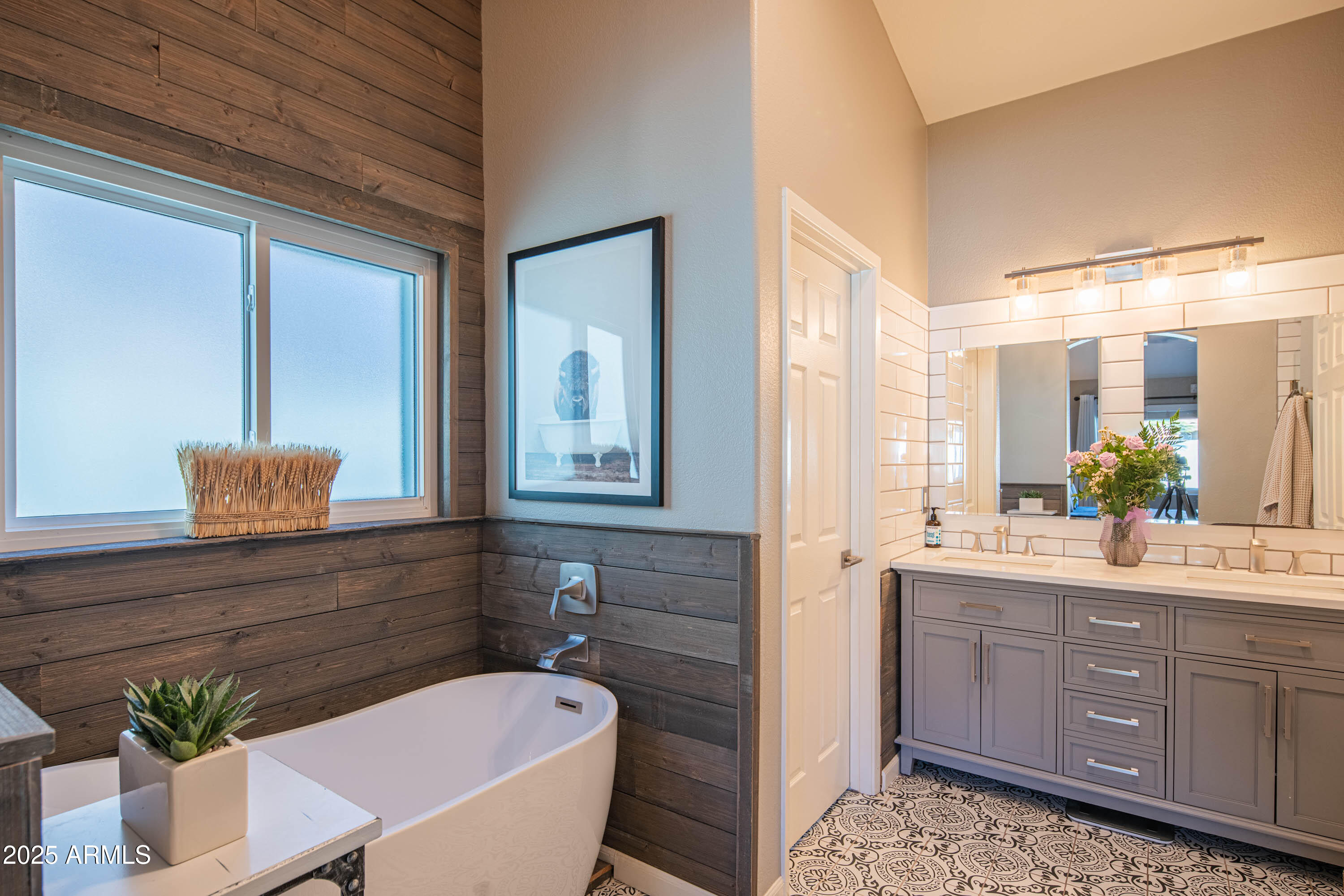 4550 E CHARLESTON Avenue