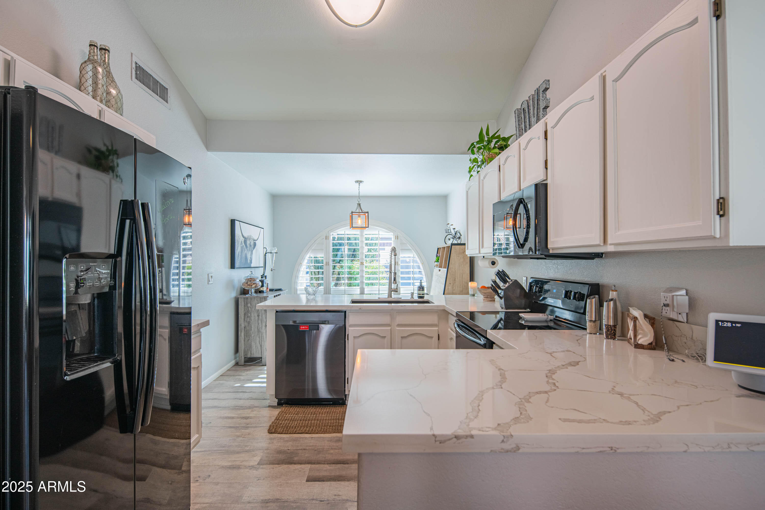 4550 E CHARLESTON Avenue