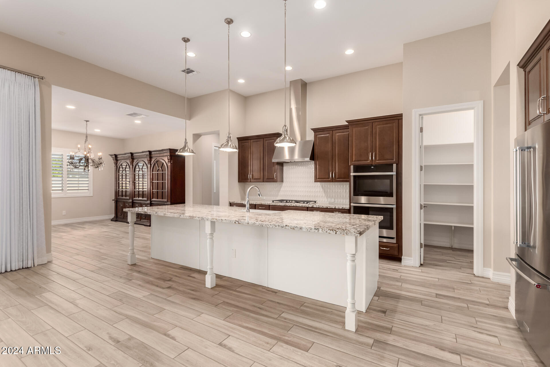 1954 E LA COSTA Drive