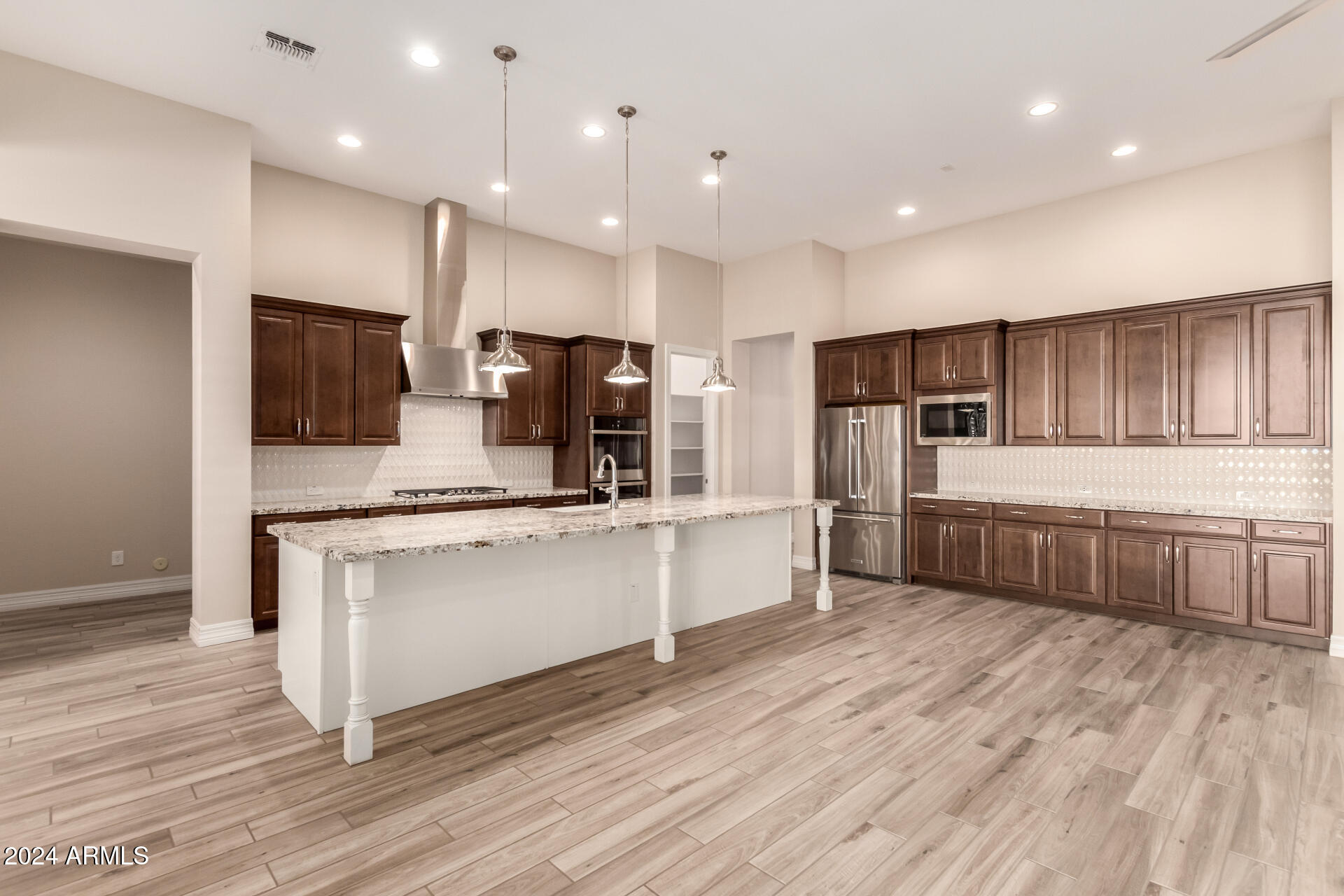 1954 E LA COSTA Drive