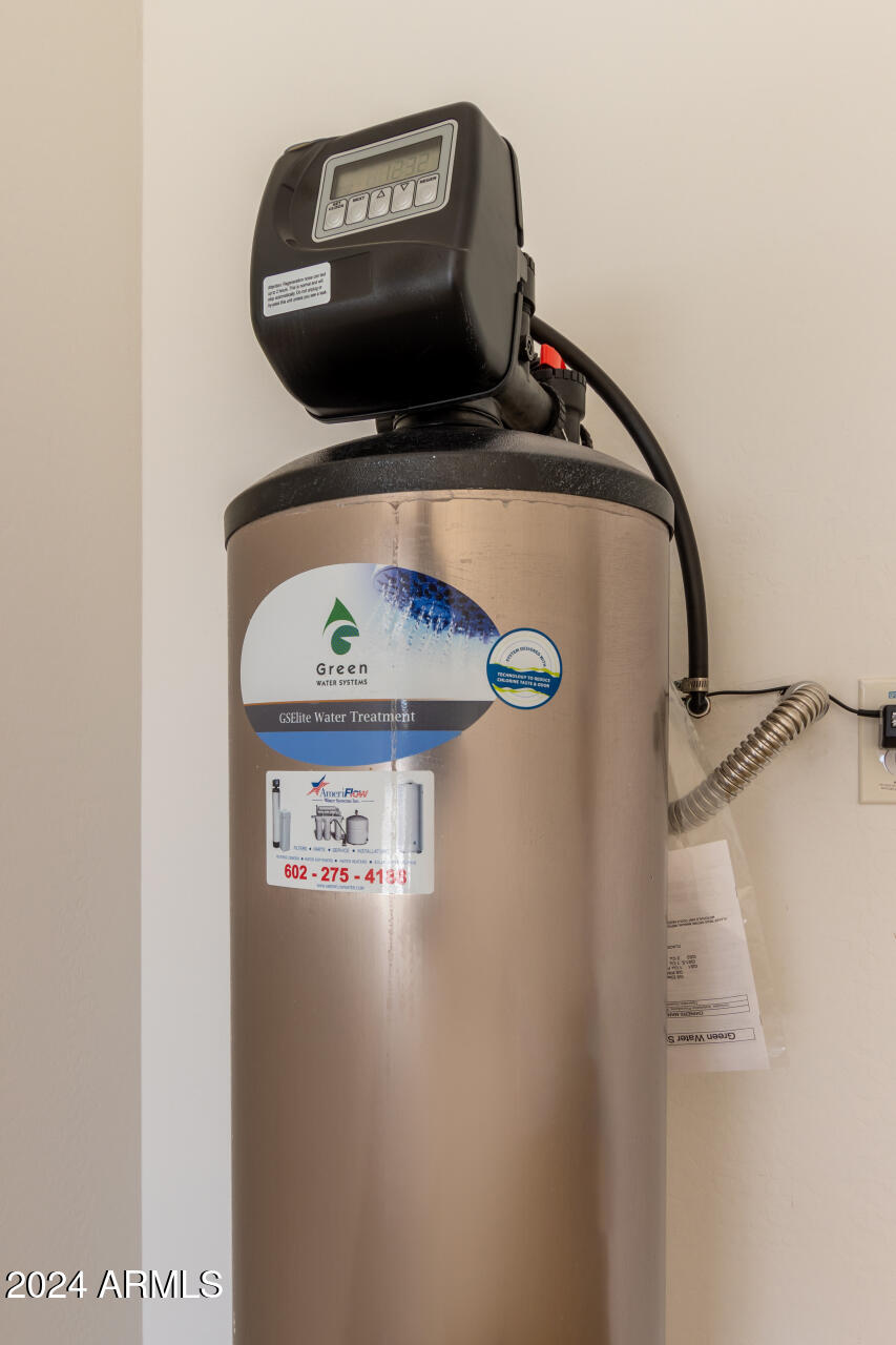 1954 E LA COSTA Drive