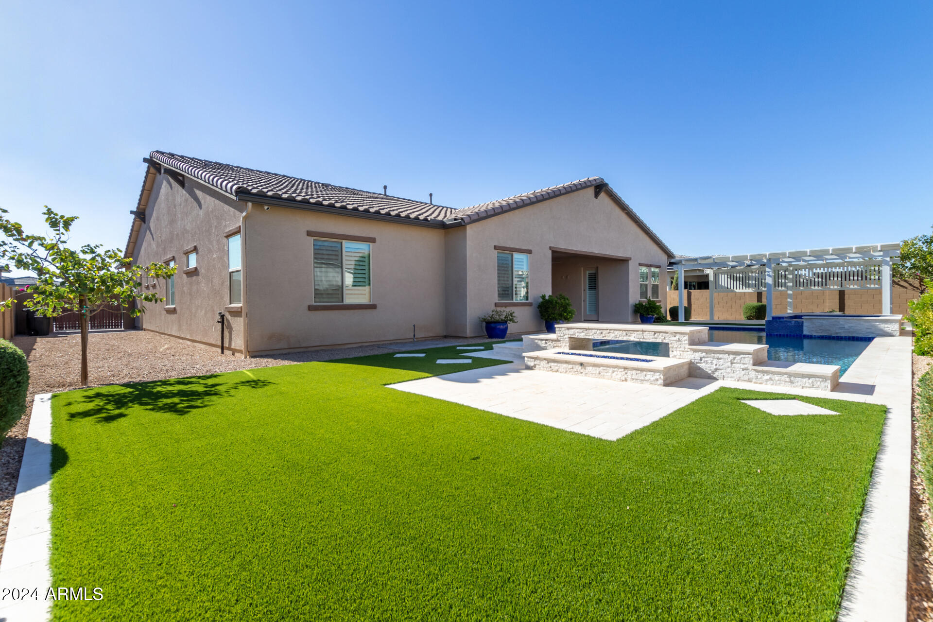 1954 E LA COSTA Drive