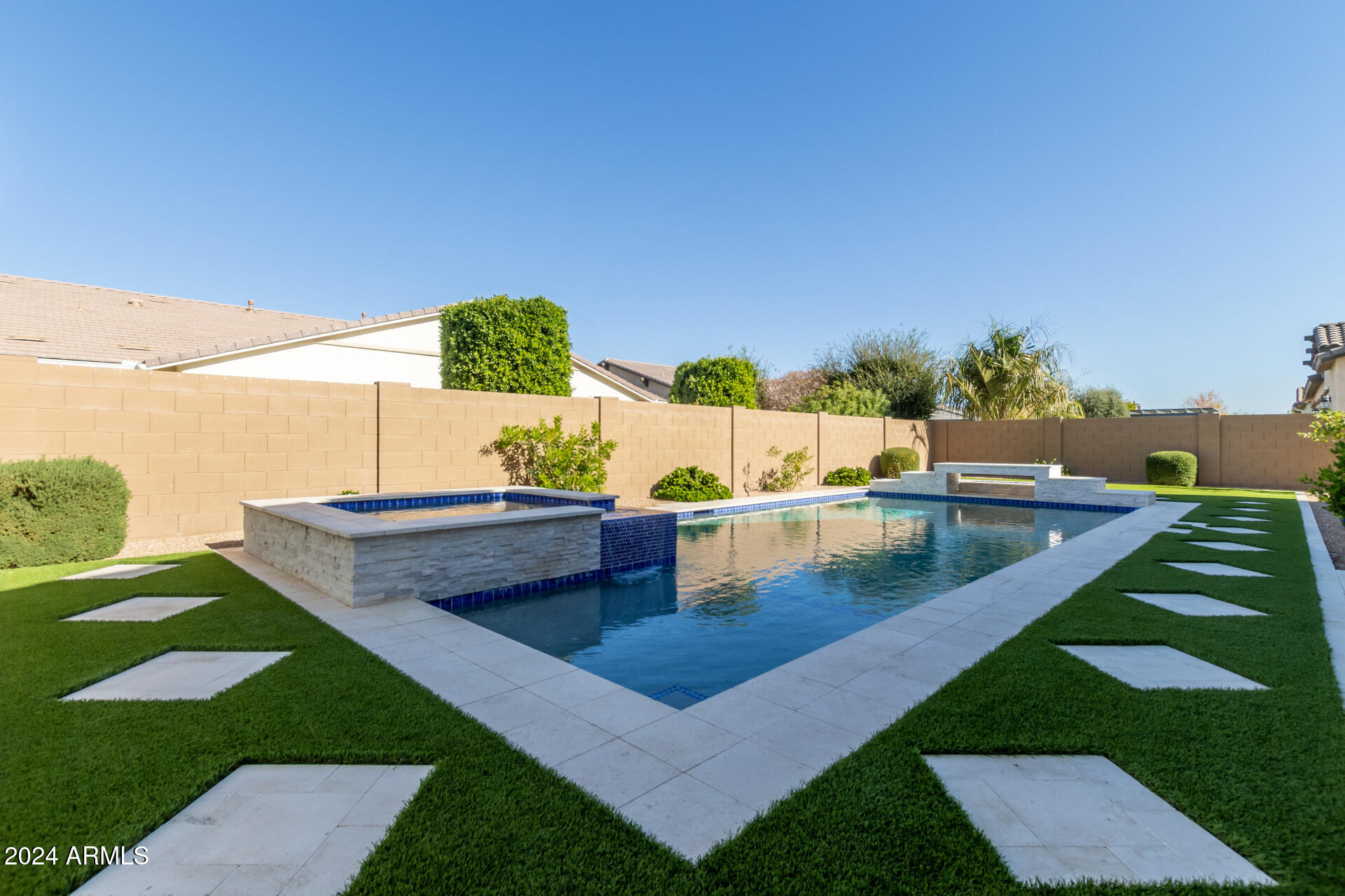 1954 E LA COSTA Drive