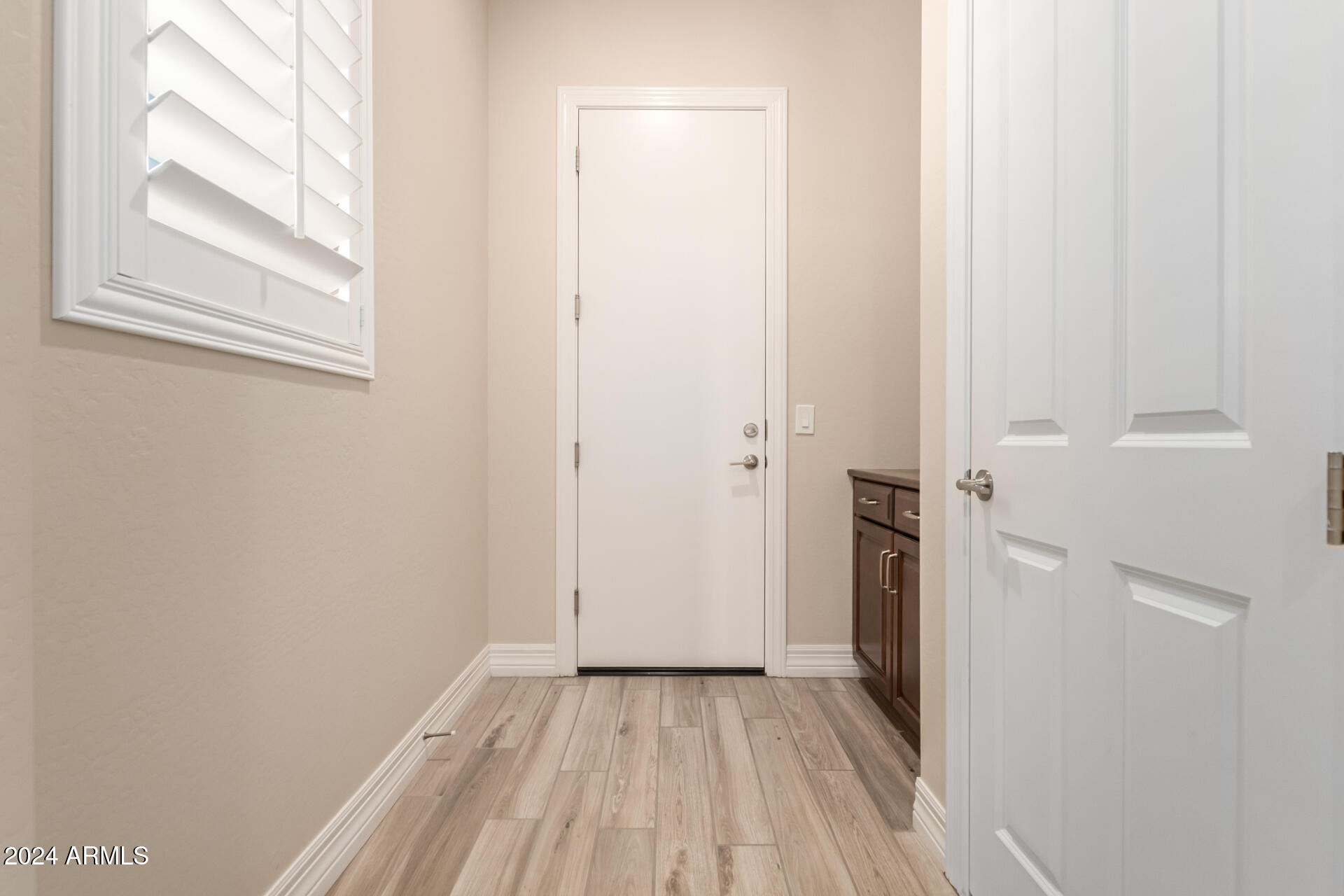 1954 E LA COSTA Drive