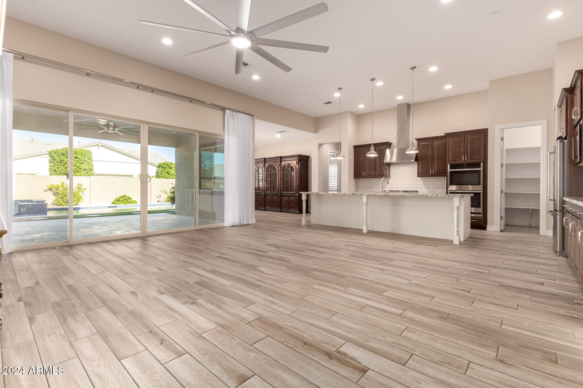 1954 E LA COSTA Drive