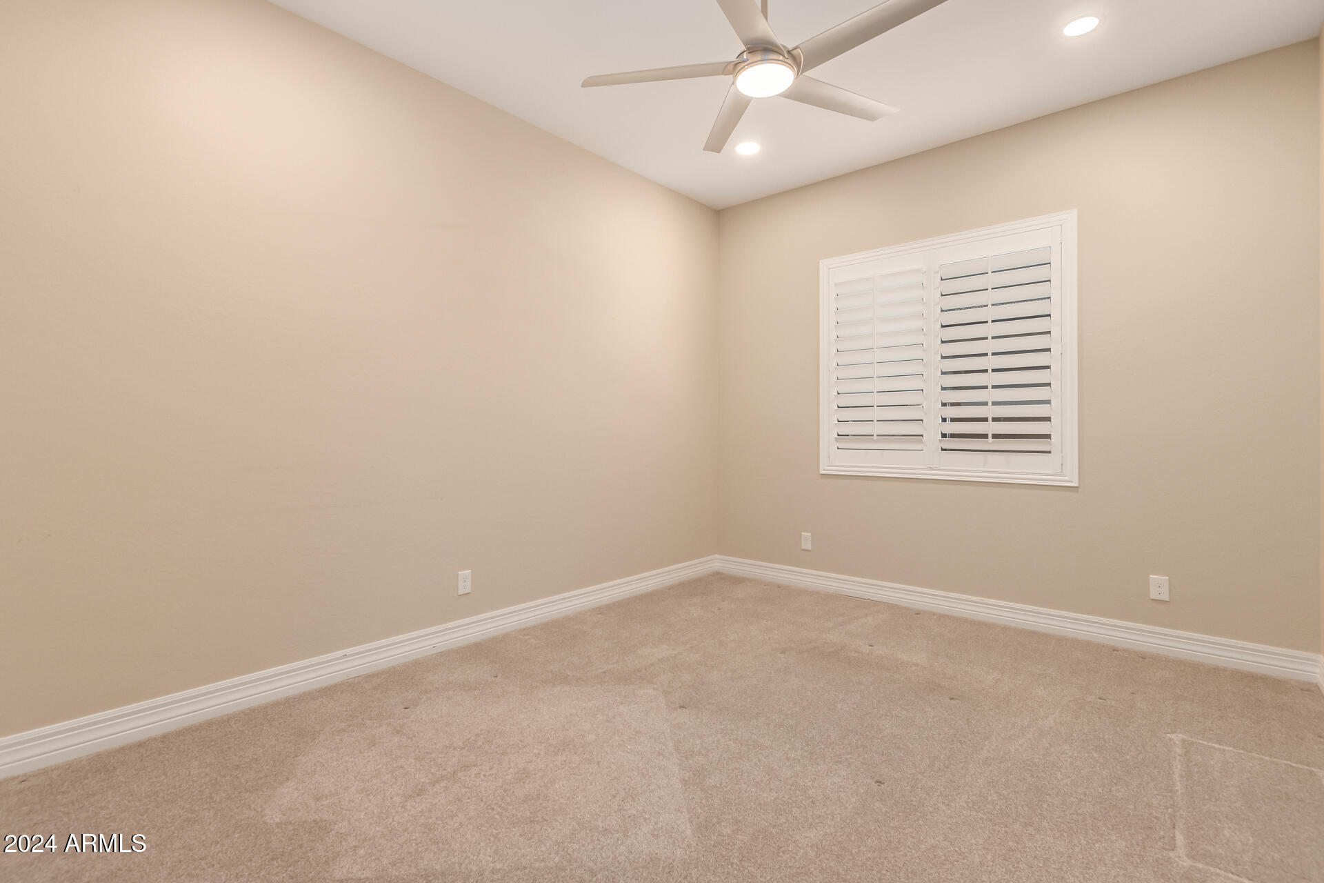 1954 E LA COSTA Drive