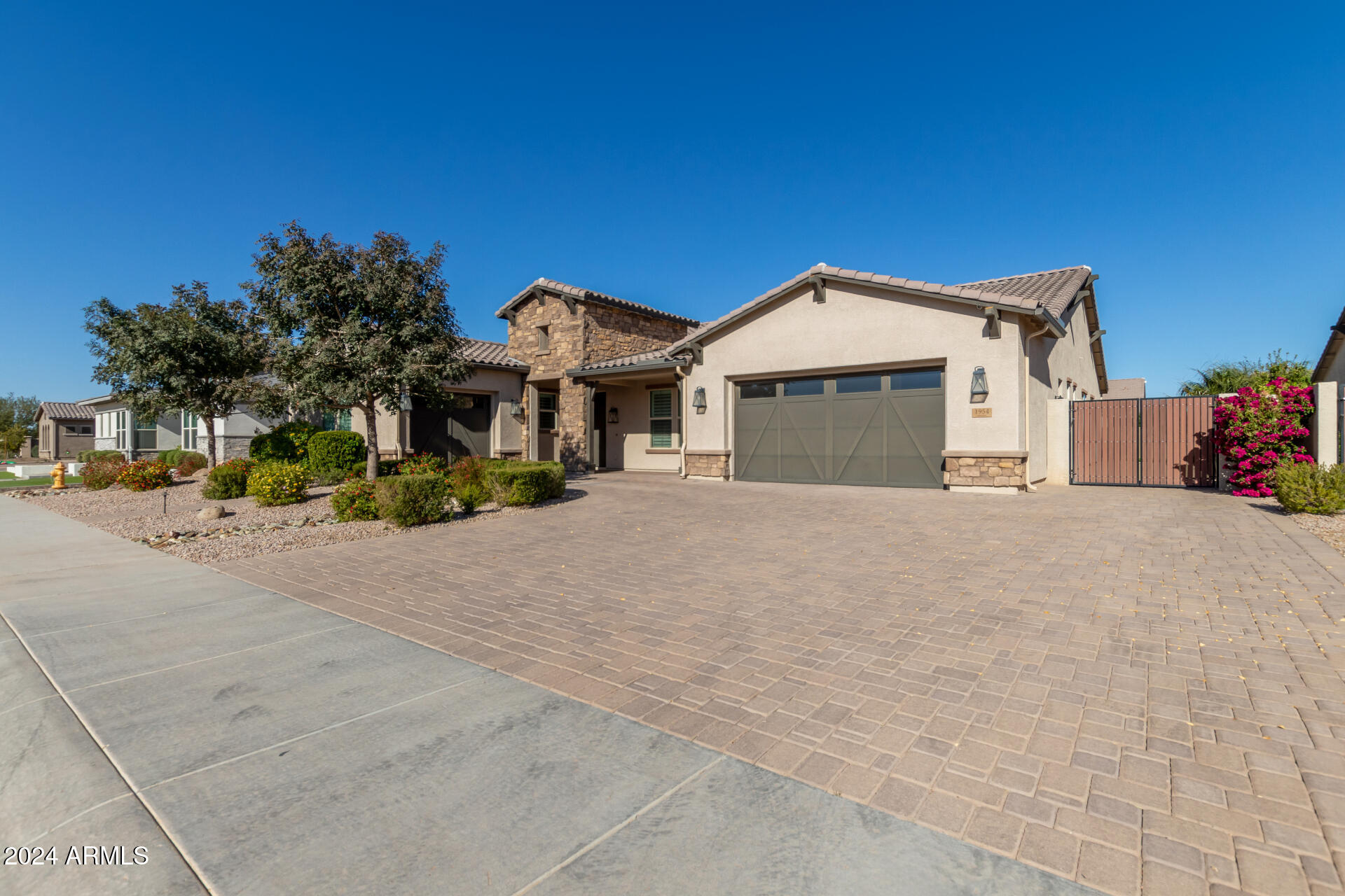 1954 E LA COSTA Drive