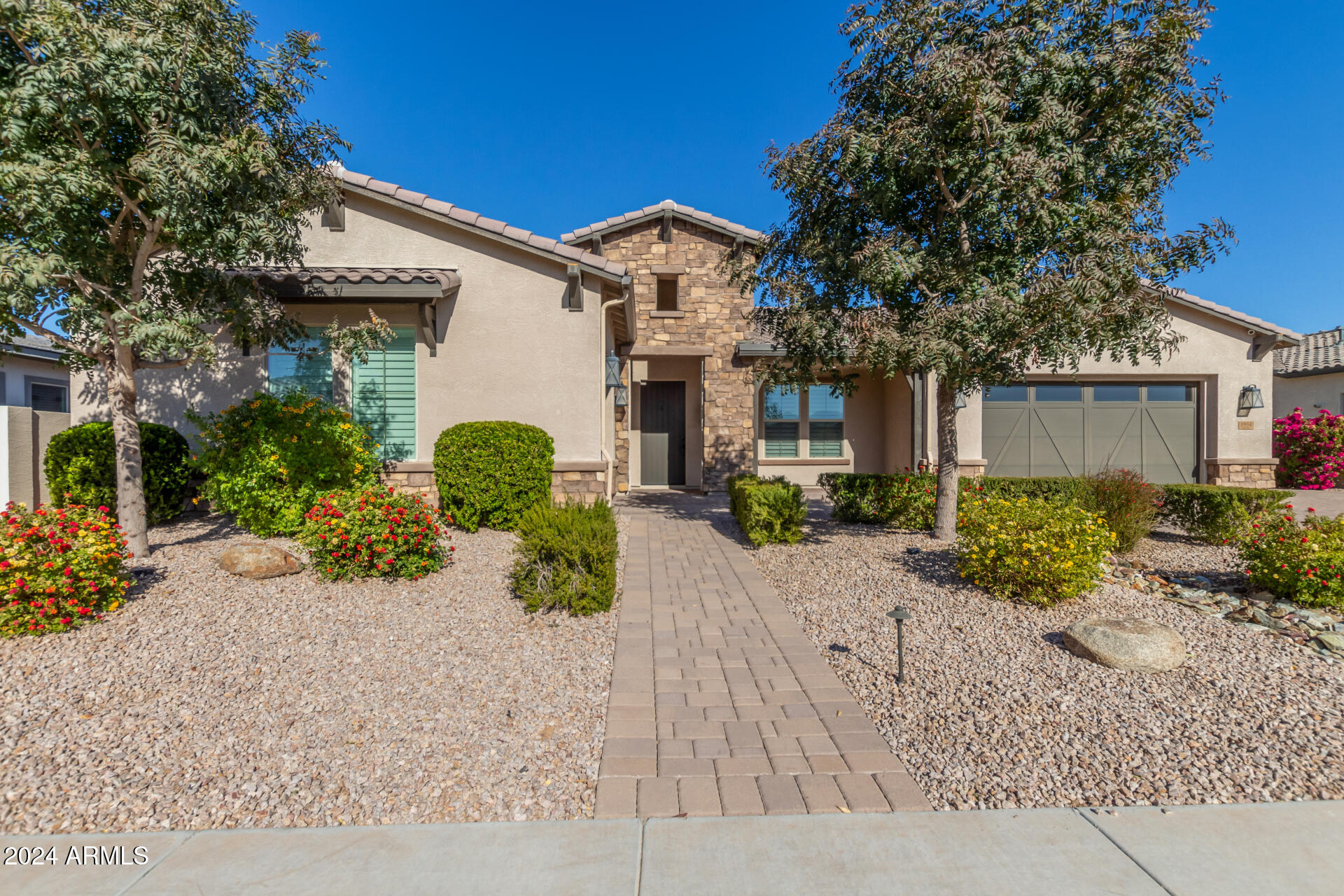 1954 E LA COSTA Drive