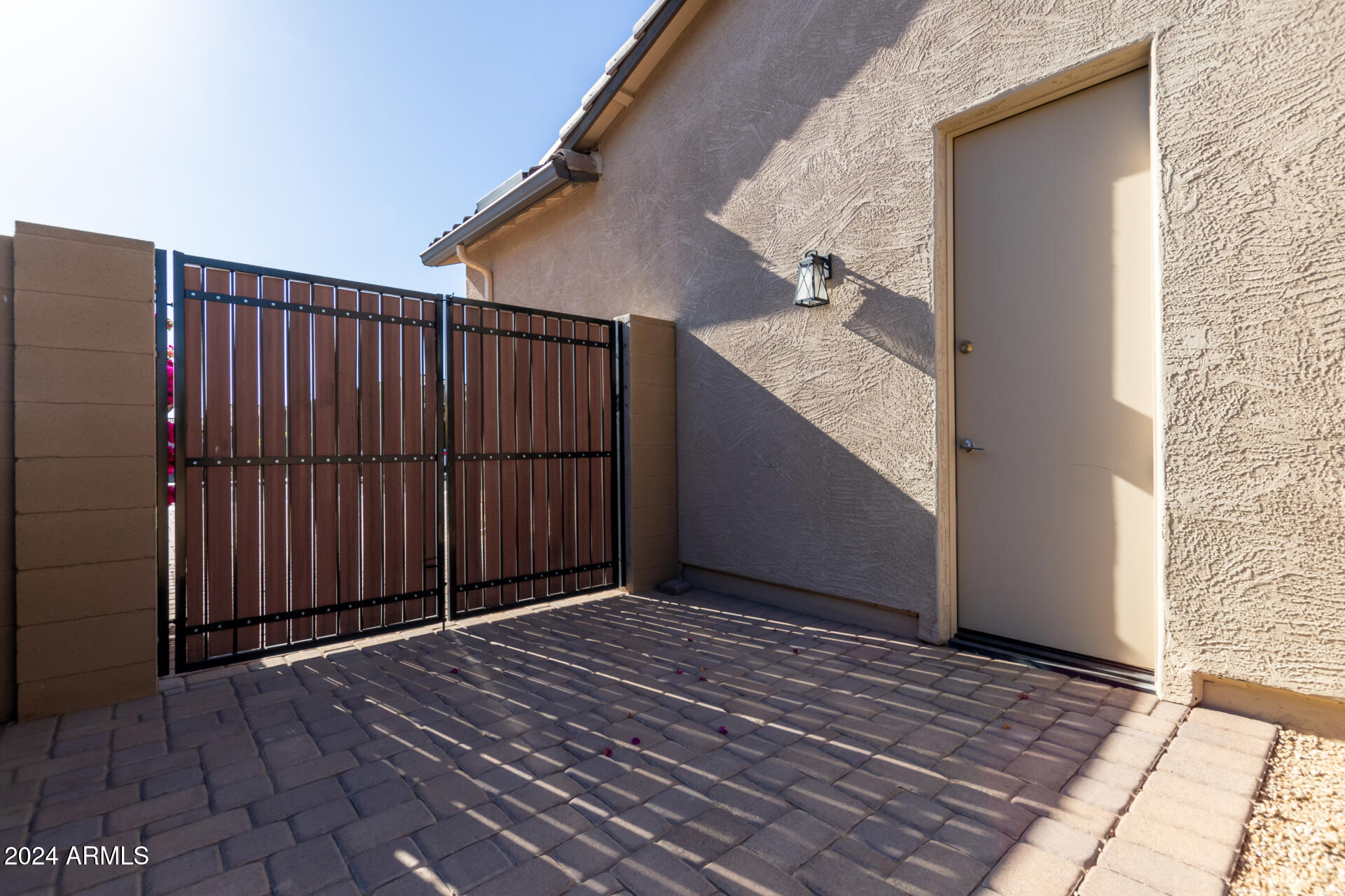 1954 E LA COSTA Drive