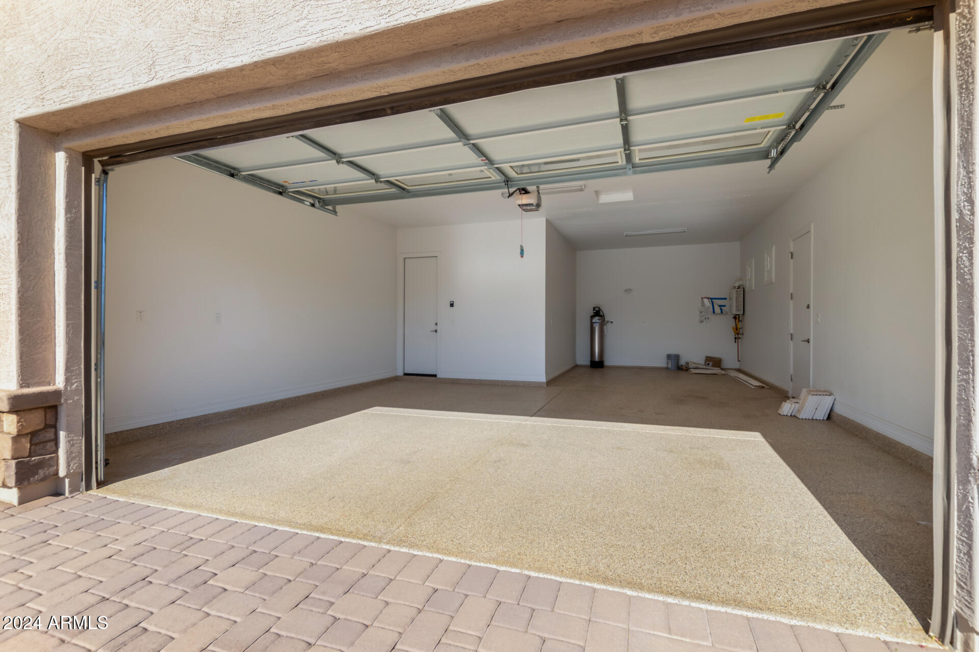 1954 E LA COSTA Drive