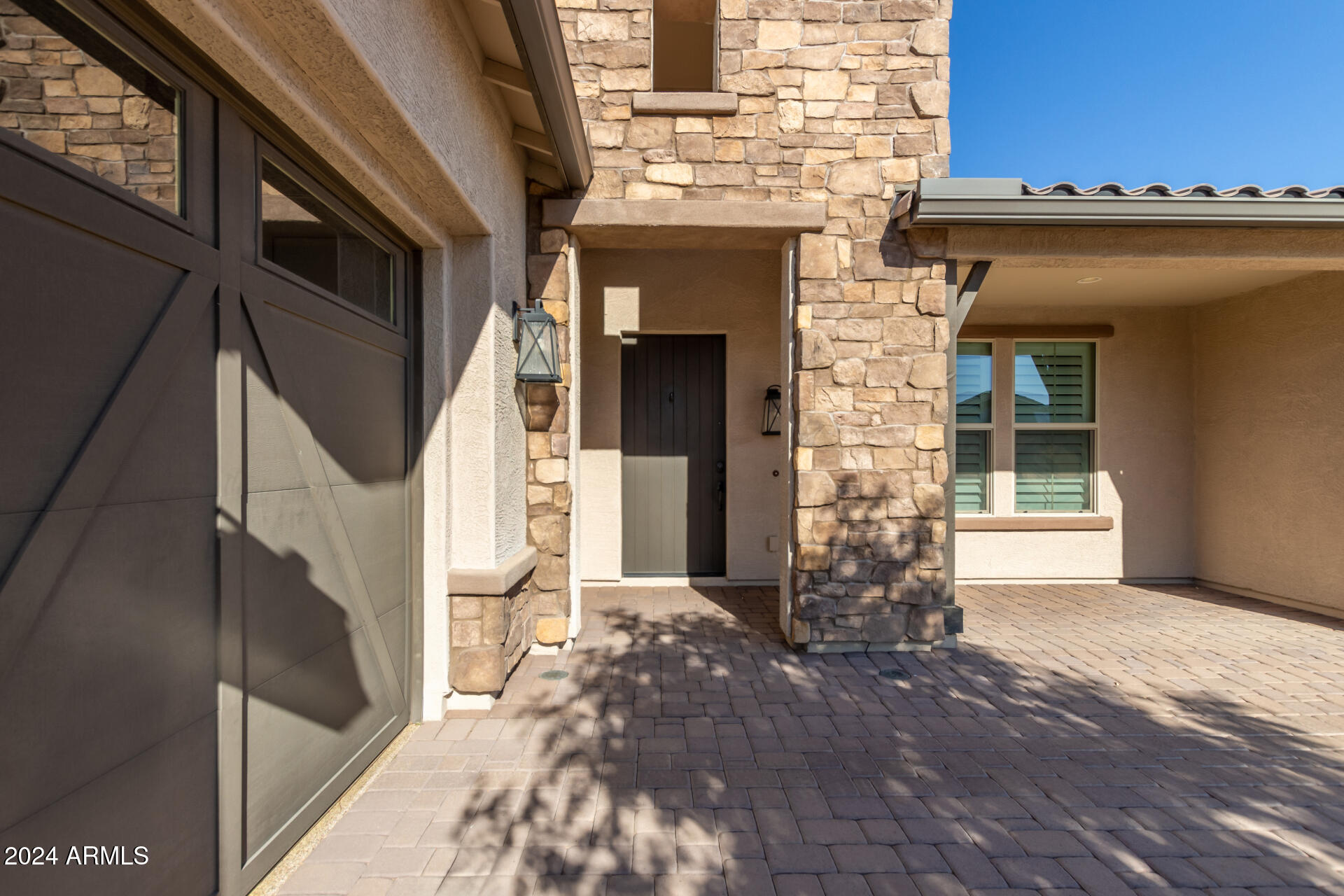 1954 E LA COSTA Drive