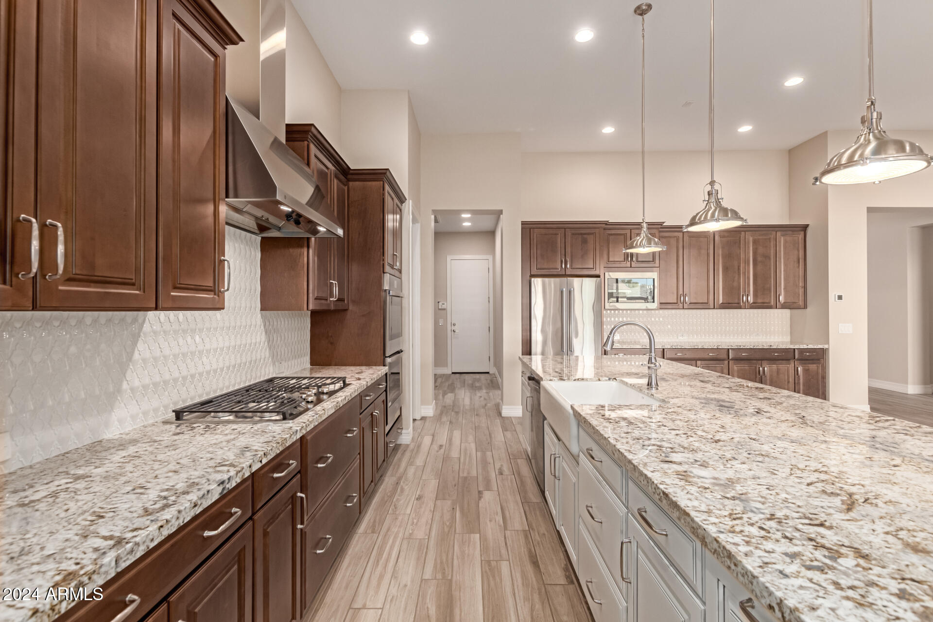 1954 E LA COSTA Drive