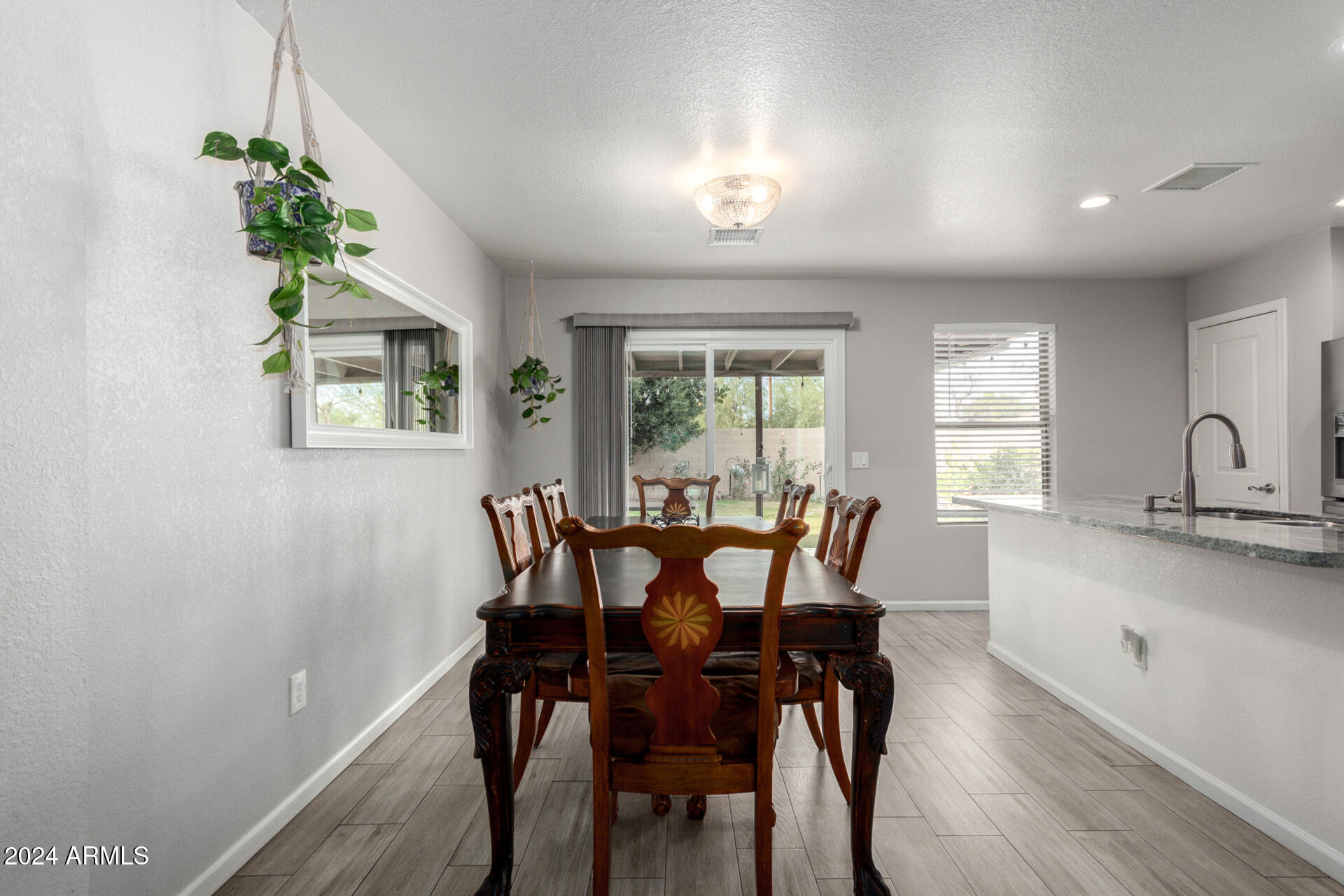 102 S VALLE VERDE --