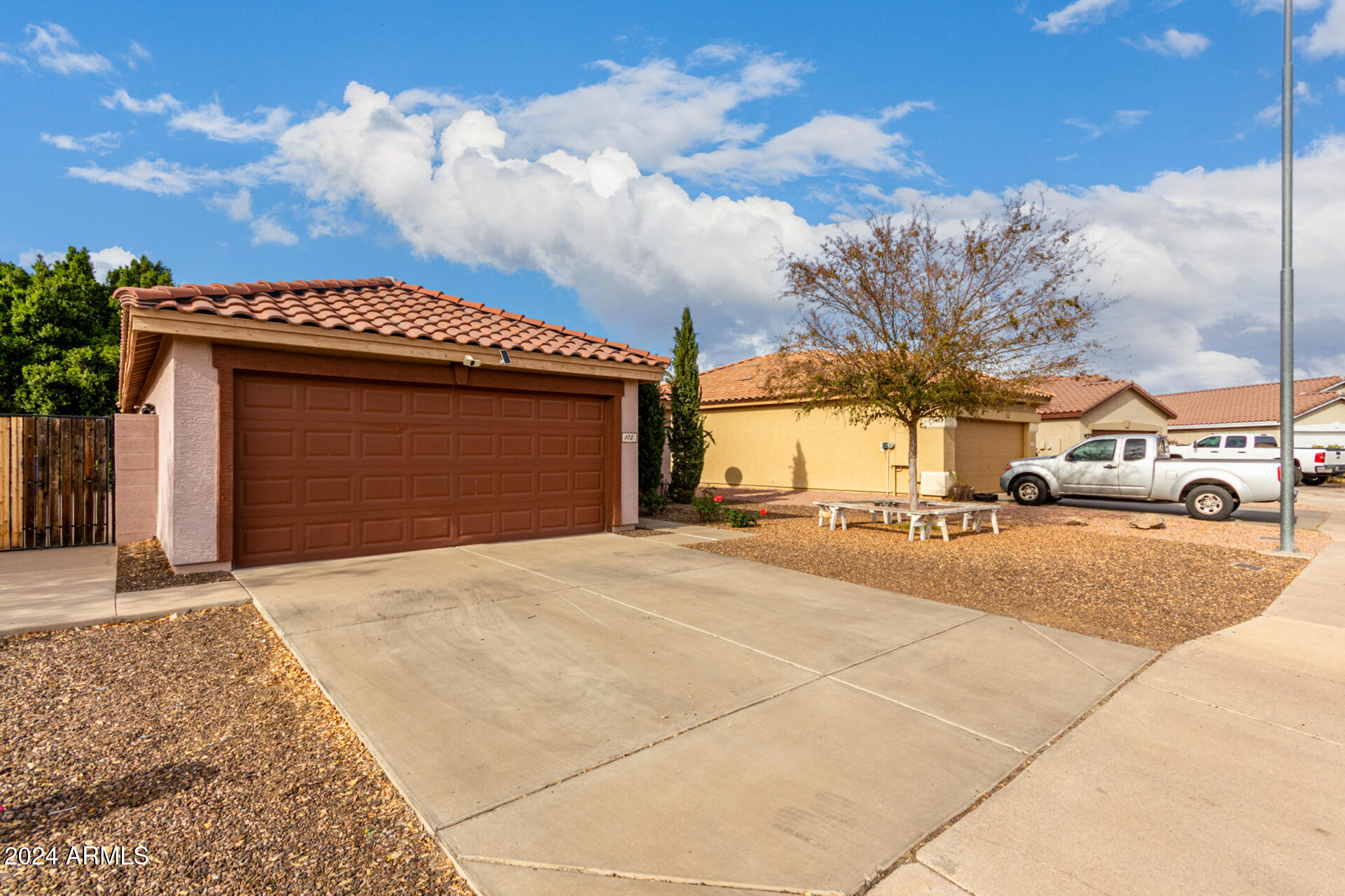 102 S VALLE VERDE --