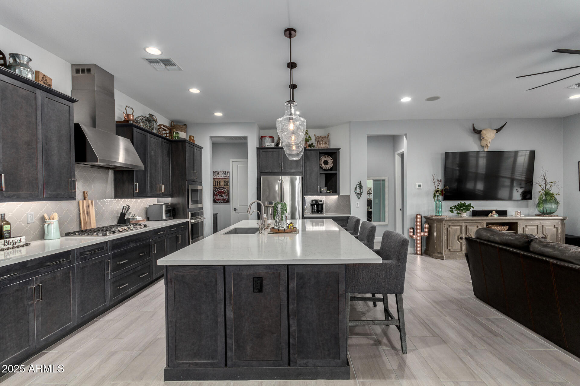 1312 W CALLE LUNA --