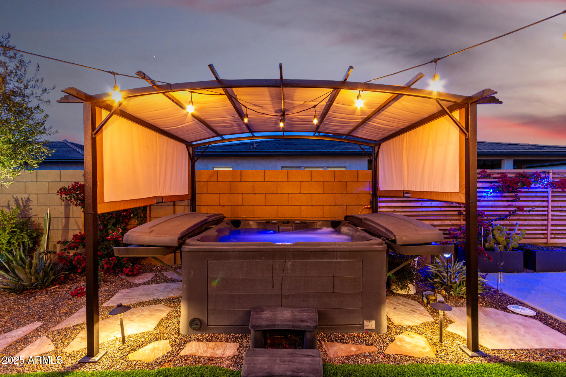 1312 W CALLE LUNA --