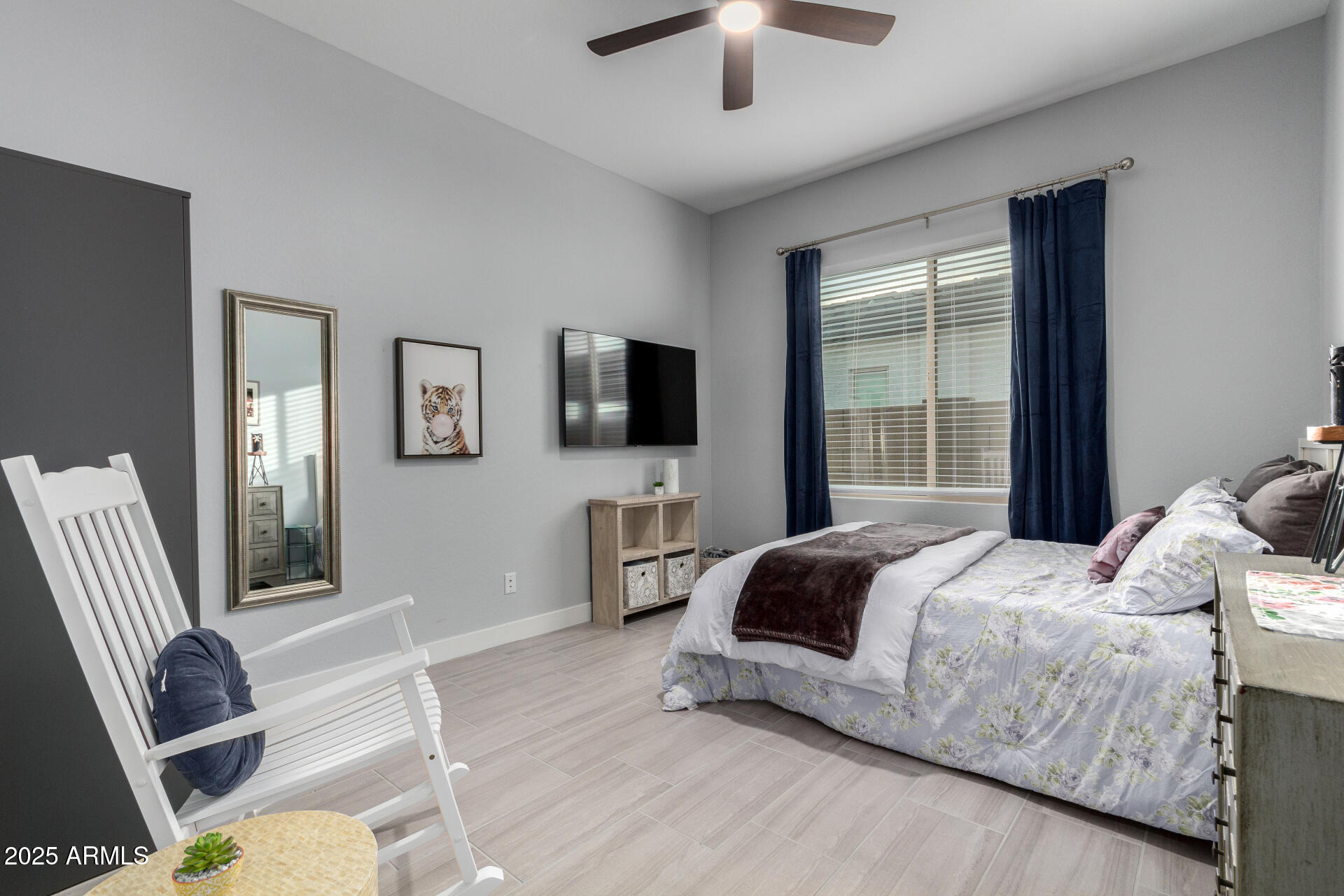 1312 W CALLE LUNA --