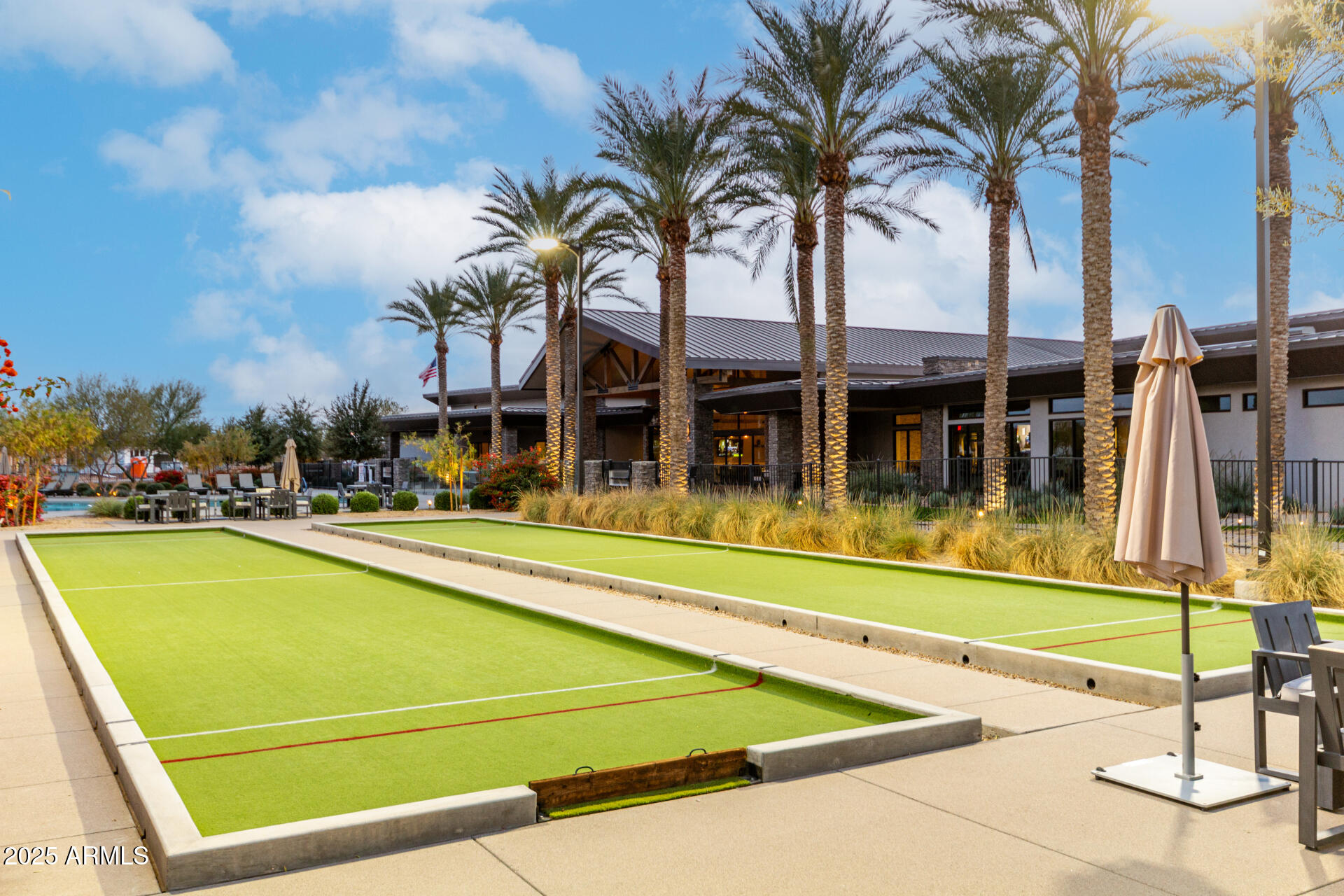 1312 W CALLE LUNA --