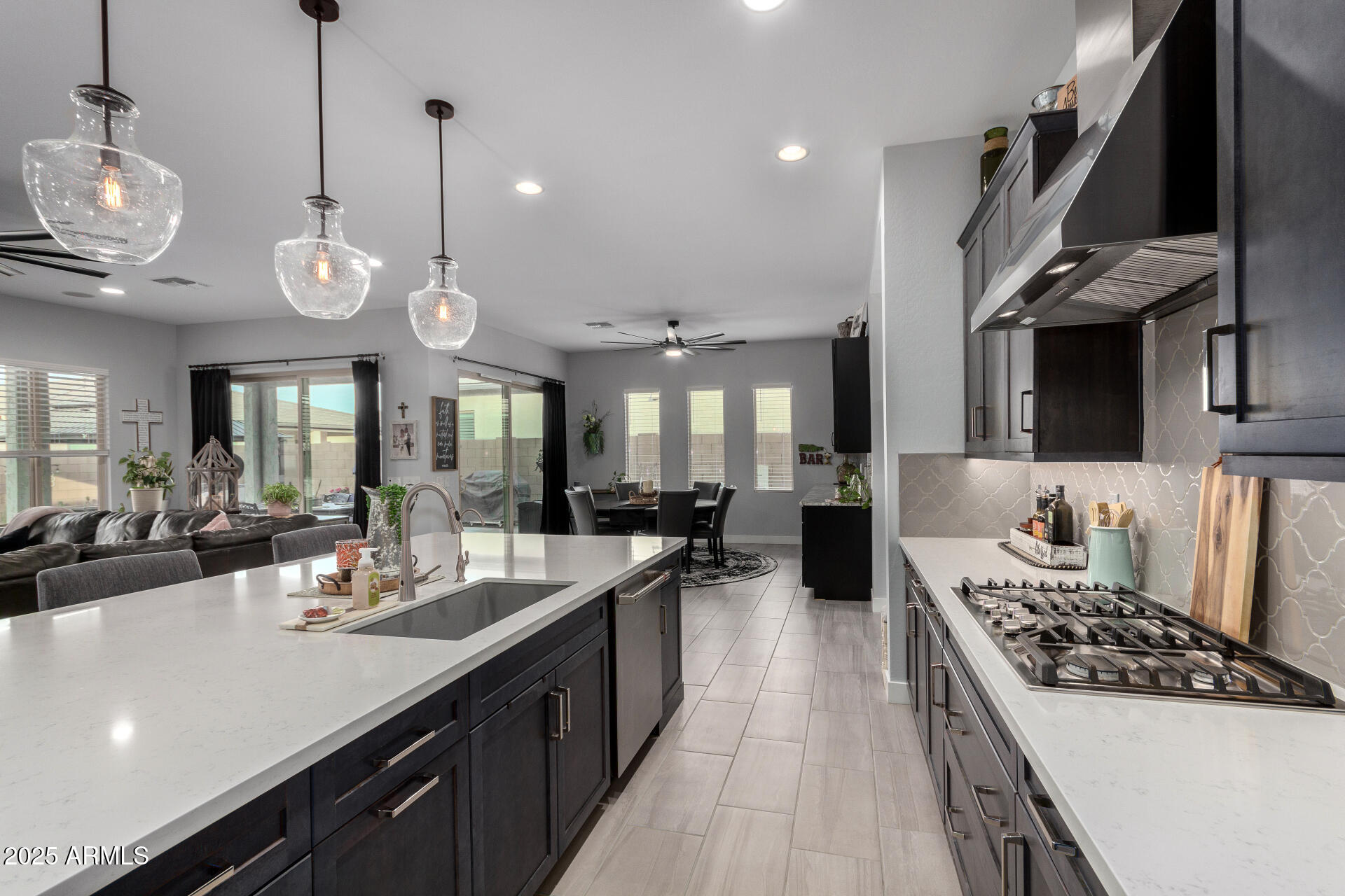 1312 W CALLE LUNA --