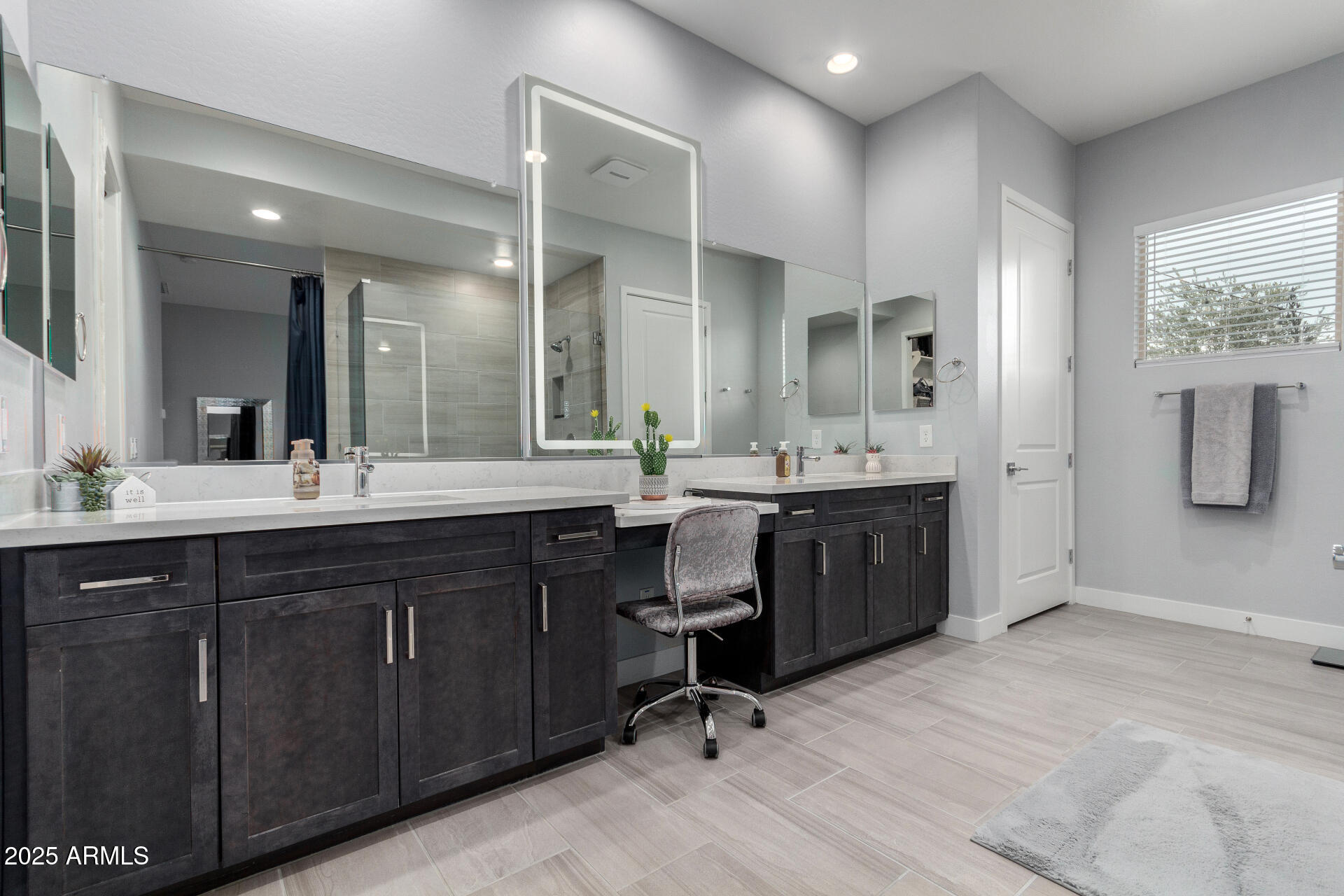 1312 W CALLE LUNA --