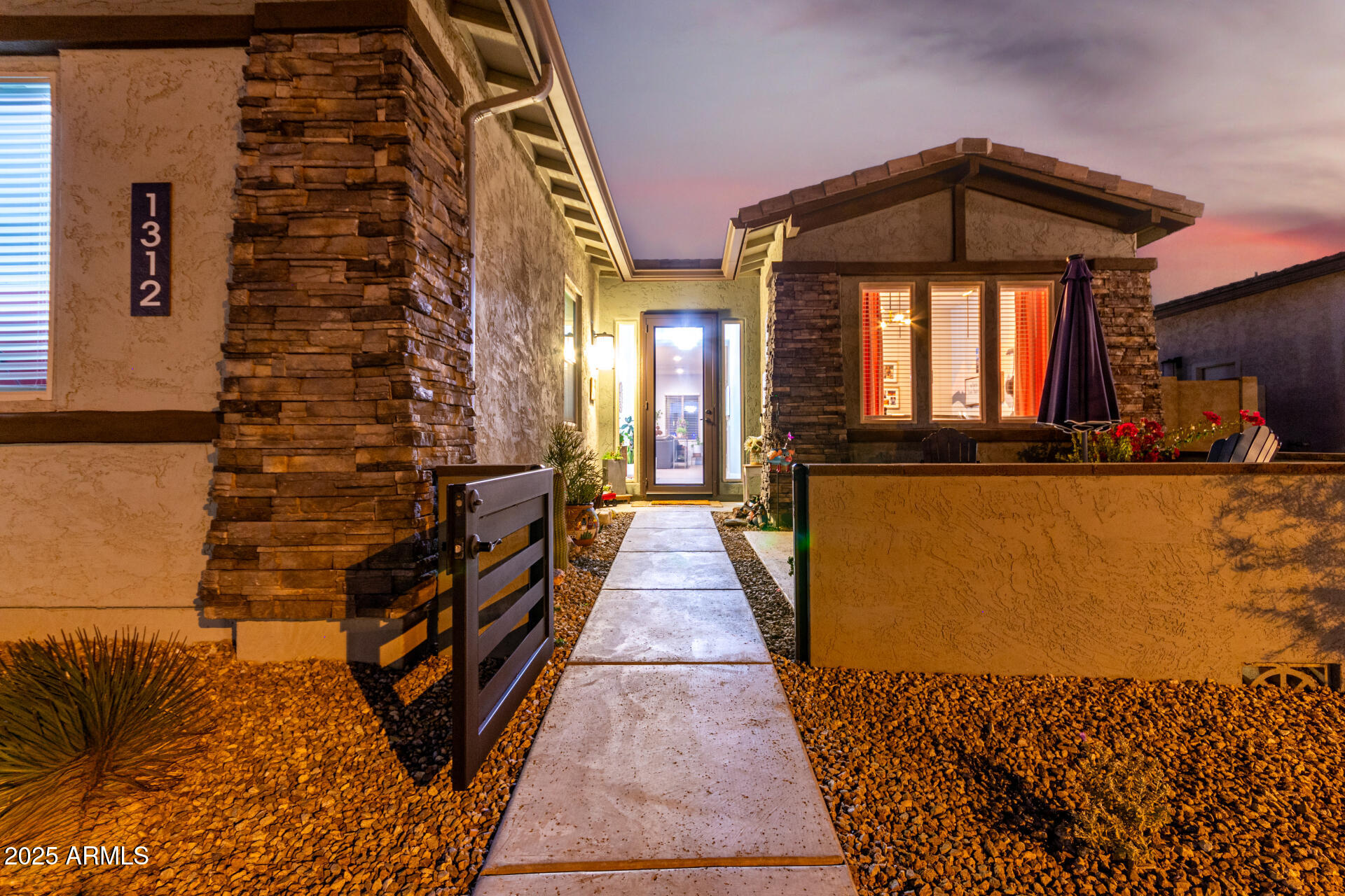 1312 W CALLE LUNA --