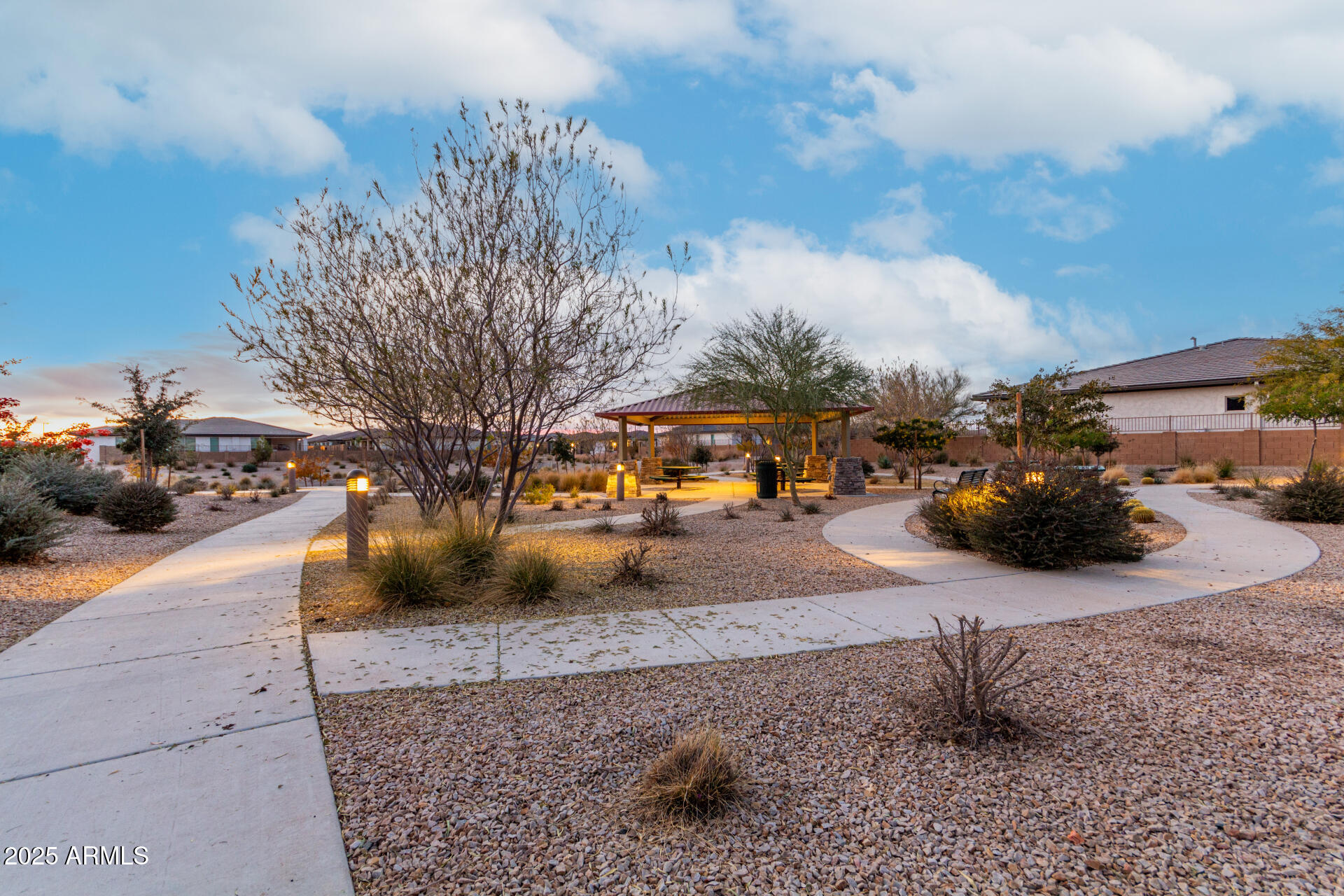 1312 W CALLE LUNA --