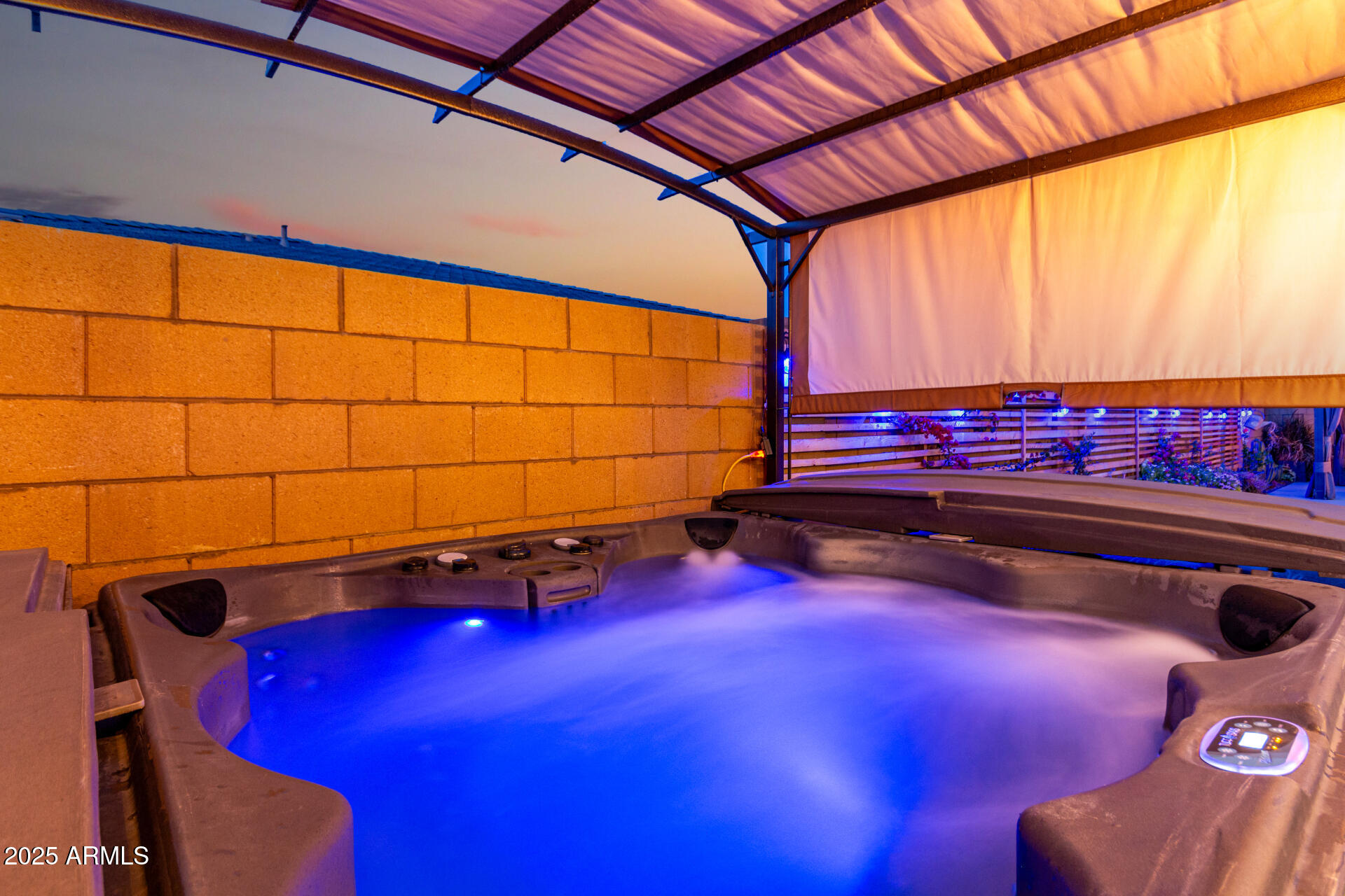 1312 W CALLE LUNA --