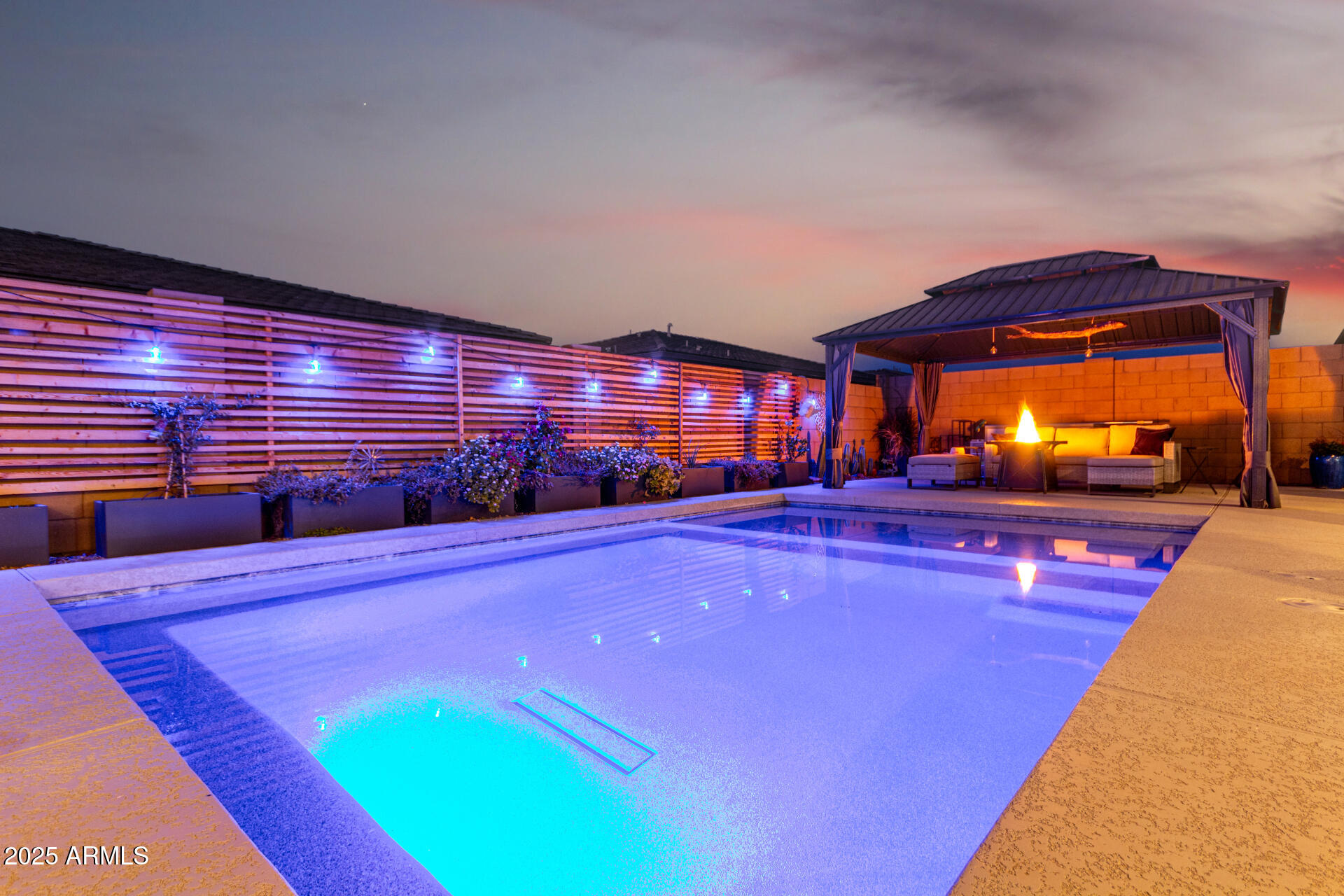 1312 W CALLE LUNA --