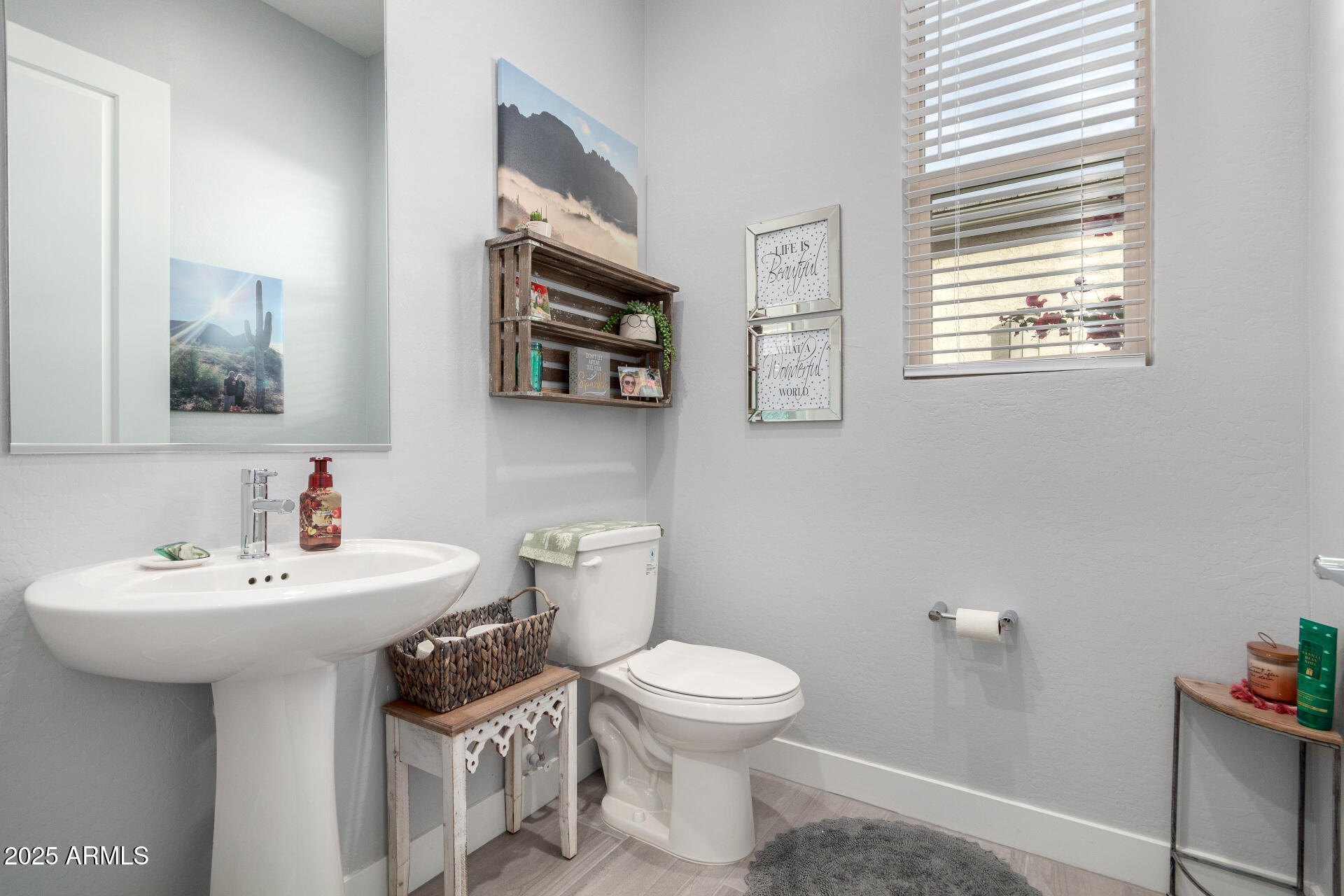 1312 W CALLE LUNA --