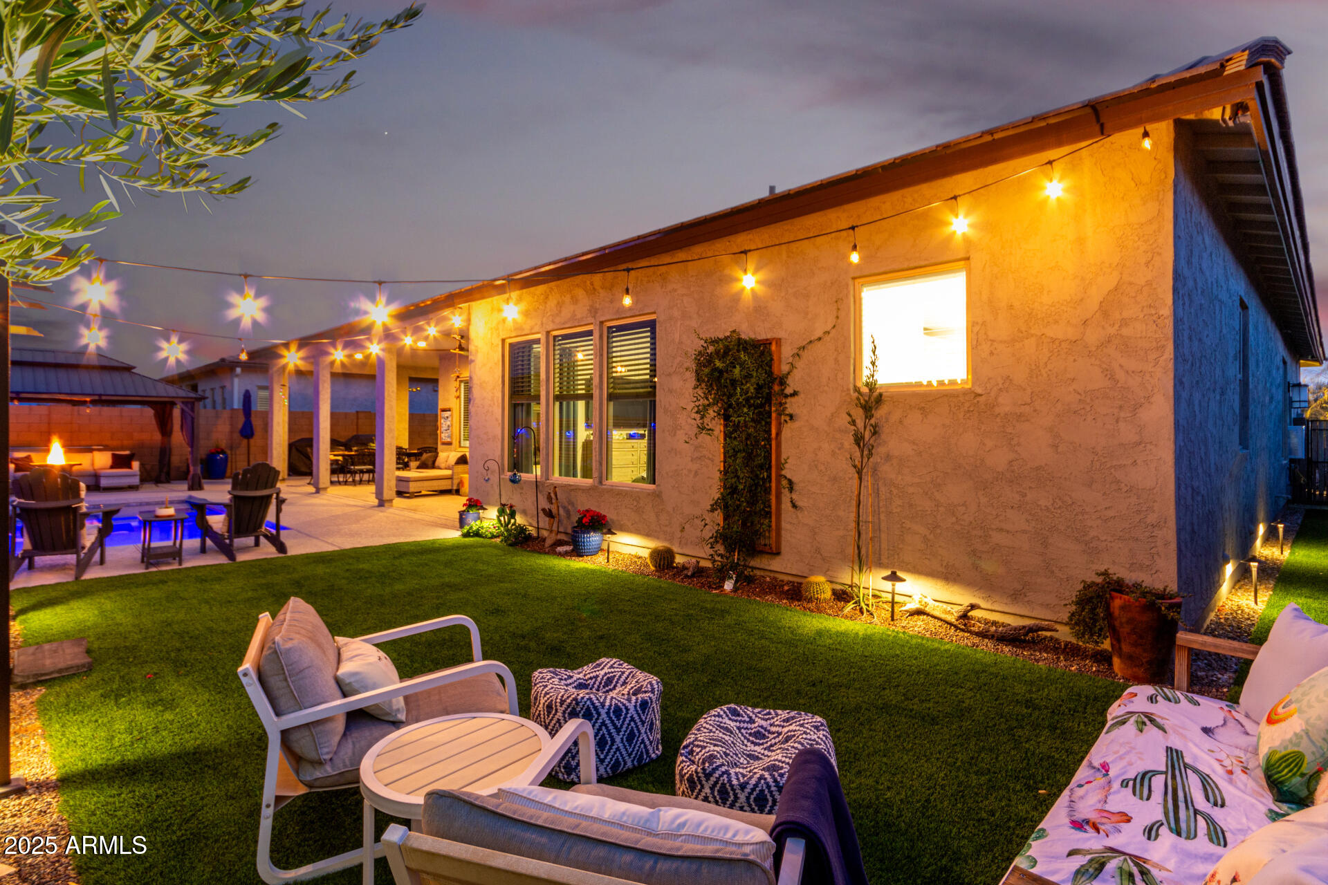 1312 W CALLE LUNA --