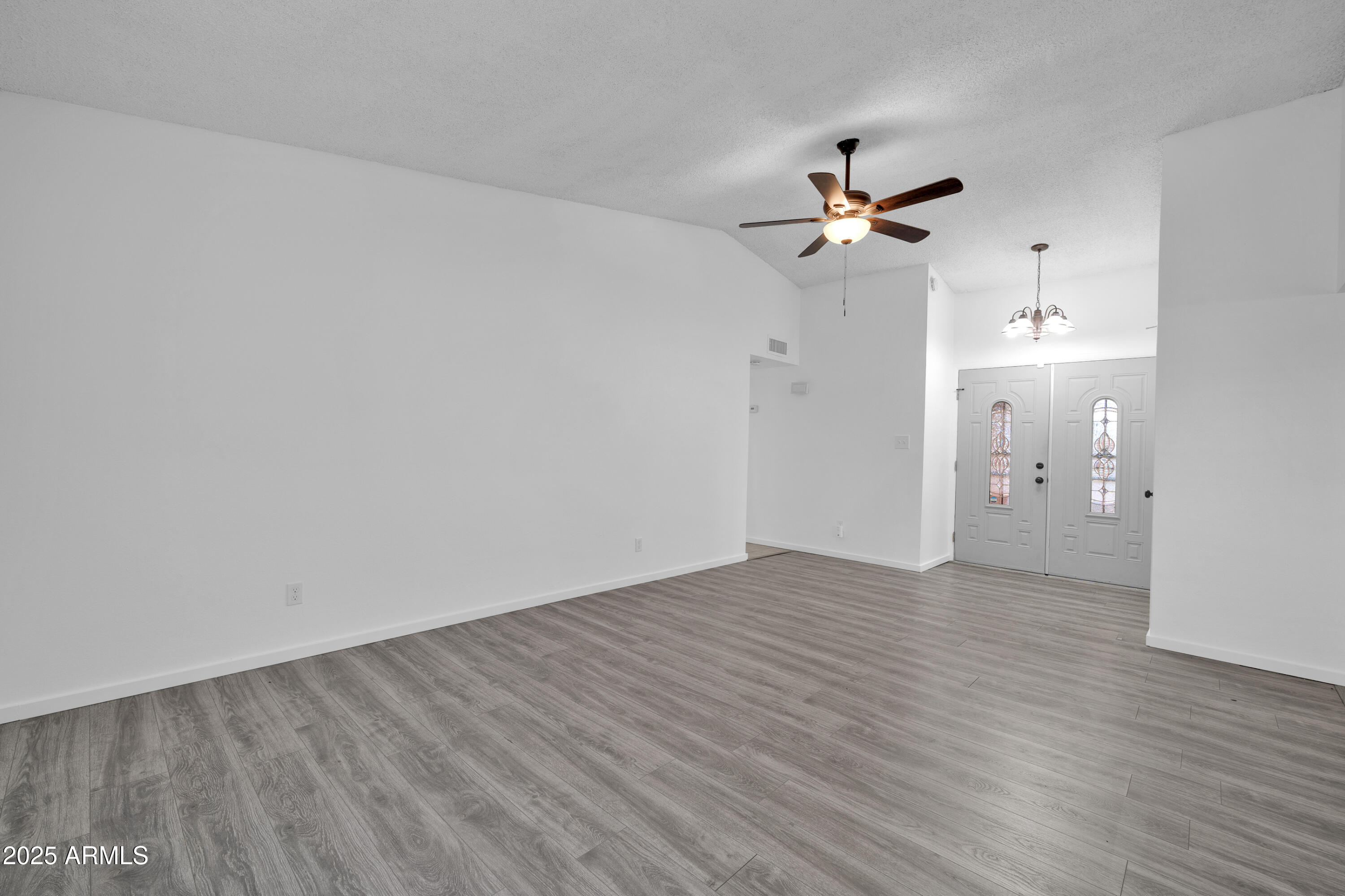 6934 W ORANGE Drive